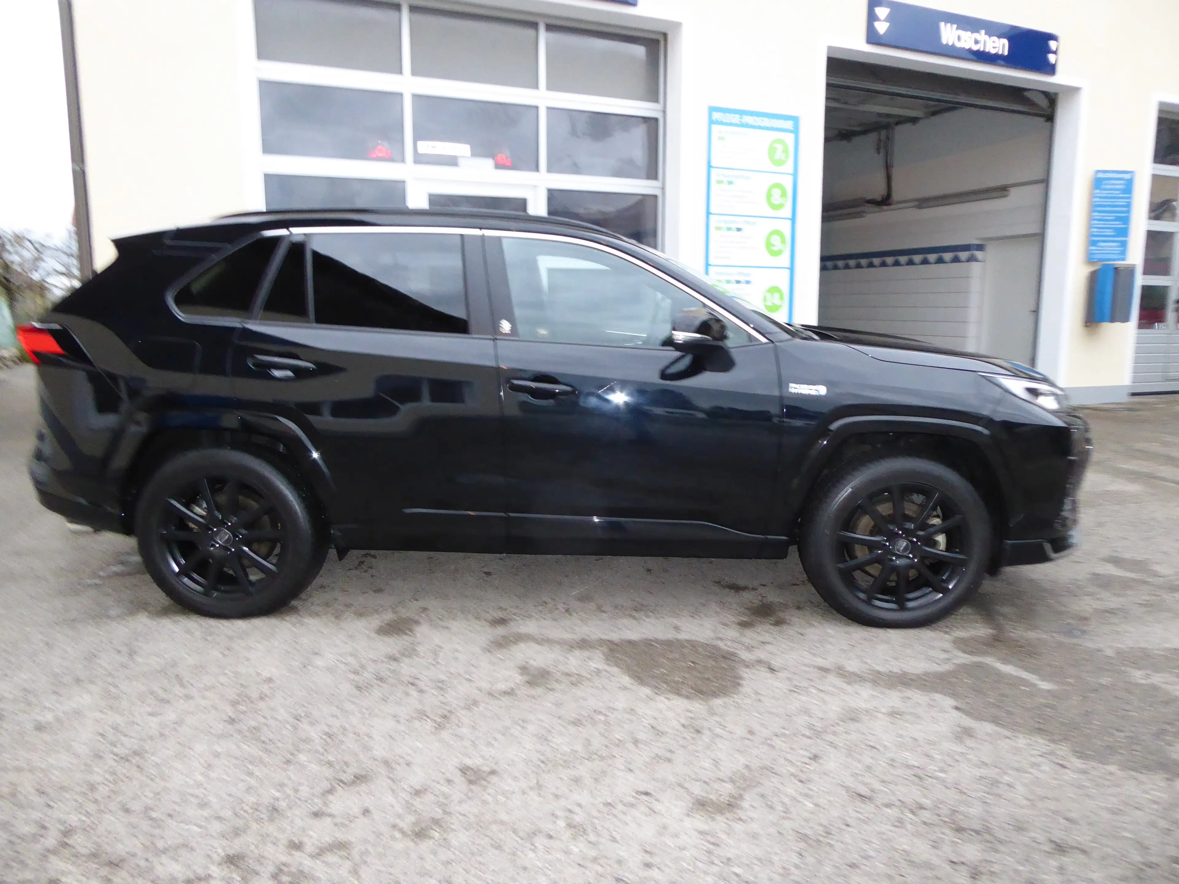 Suzuki Across 2,5 PHEV E-Four Flash CVT — photo 4