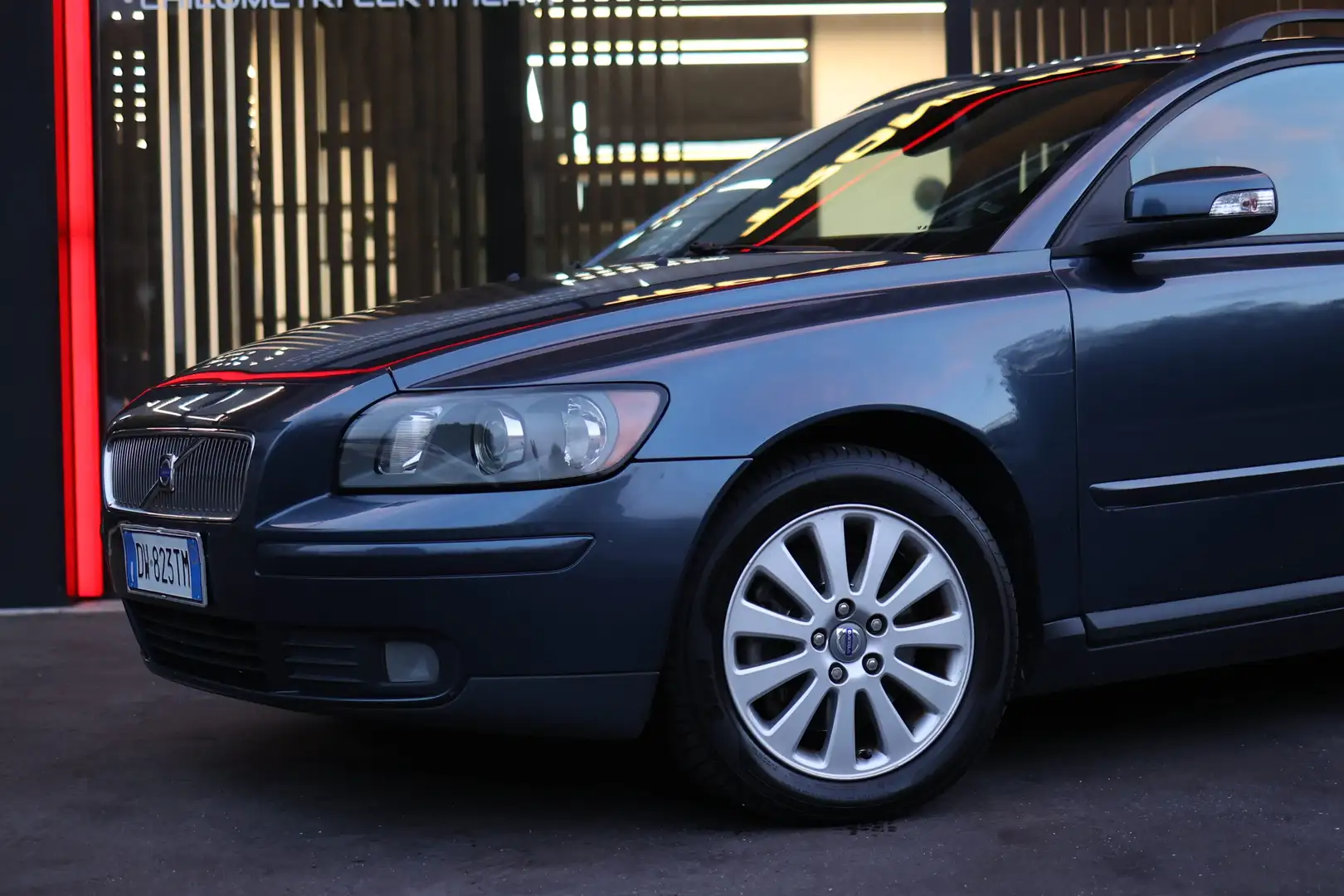 Volvo V50 V50 2.0d Kinetic Grigio - 2