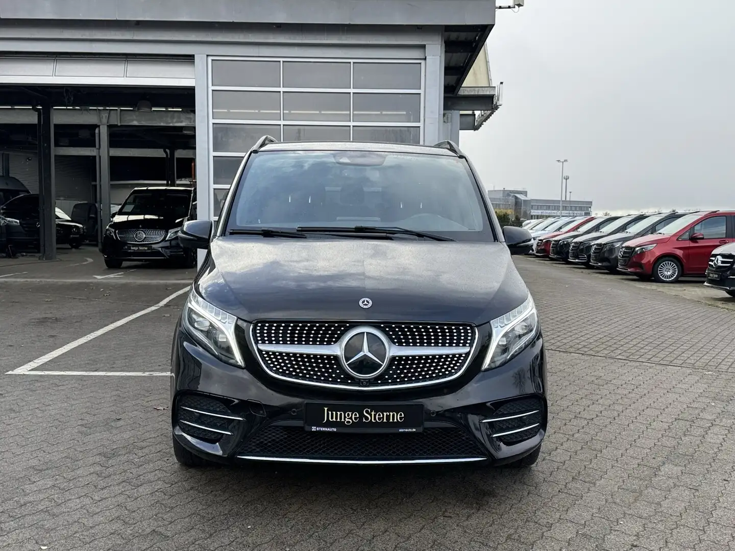 Mercedes-Benz V 300 V 300 d 4M EXCLUSIVE Lang AMG Pano Standhz Tisch Schwarz - 2