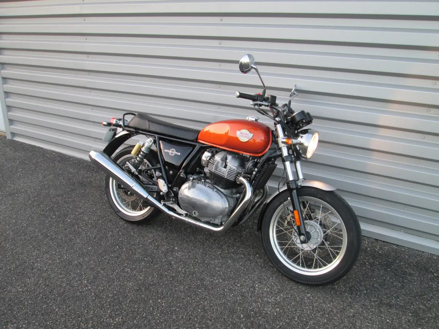 Royal Enfield Interceptor Naranja - 1