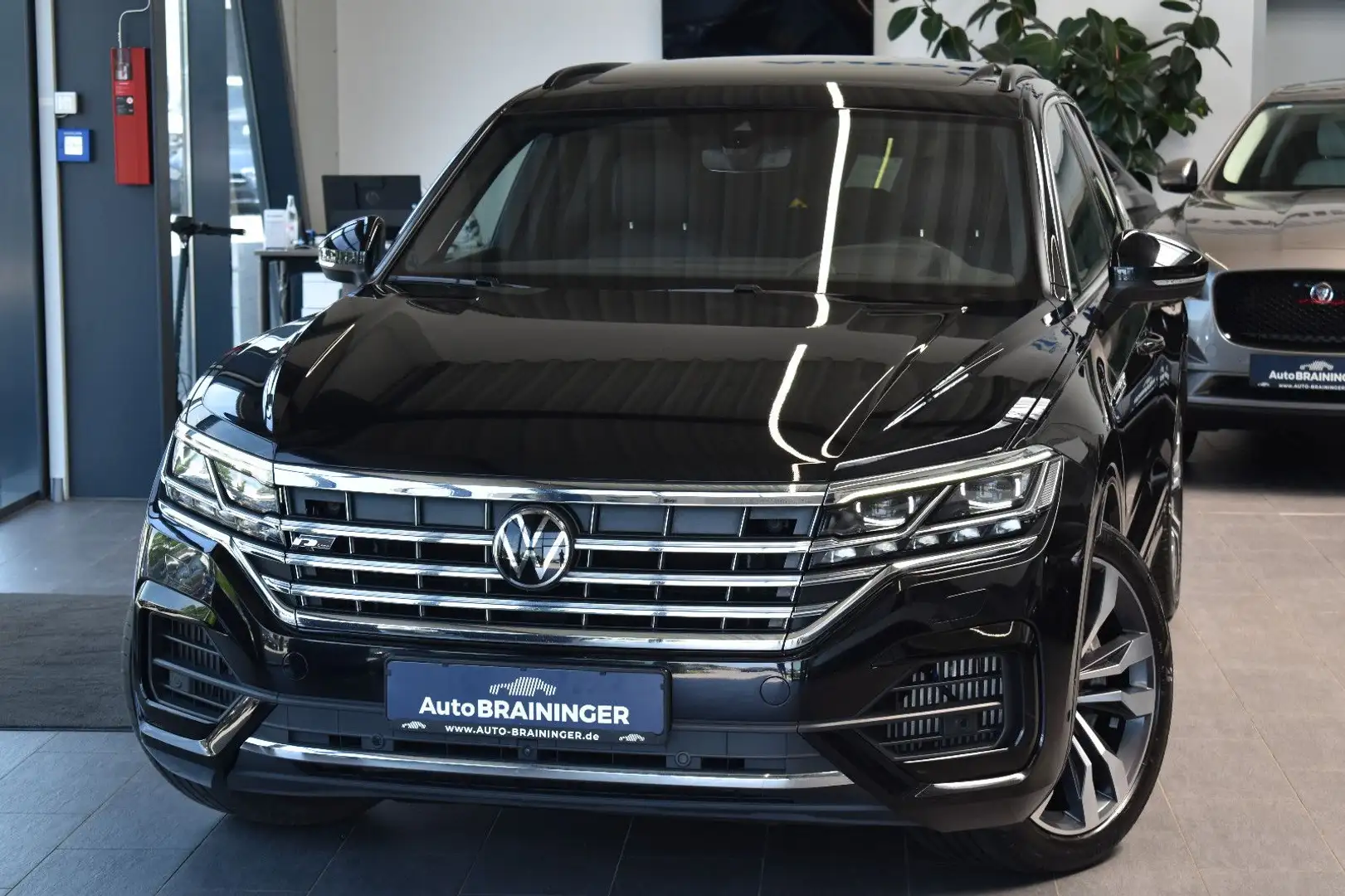 Volkswagen Touareg 4.0TDI 4Motion R-Line Matrix~HUD~Virtual Schwarz - 1