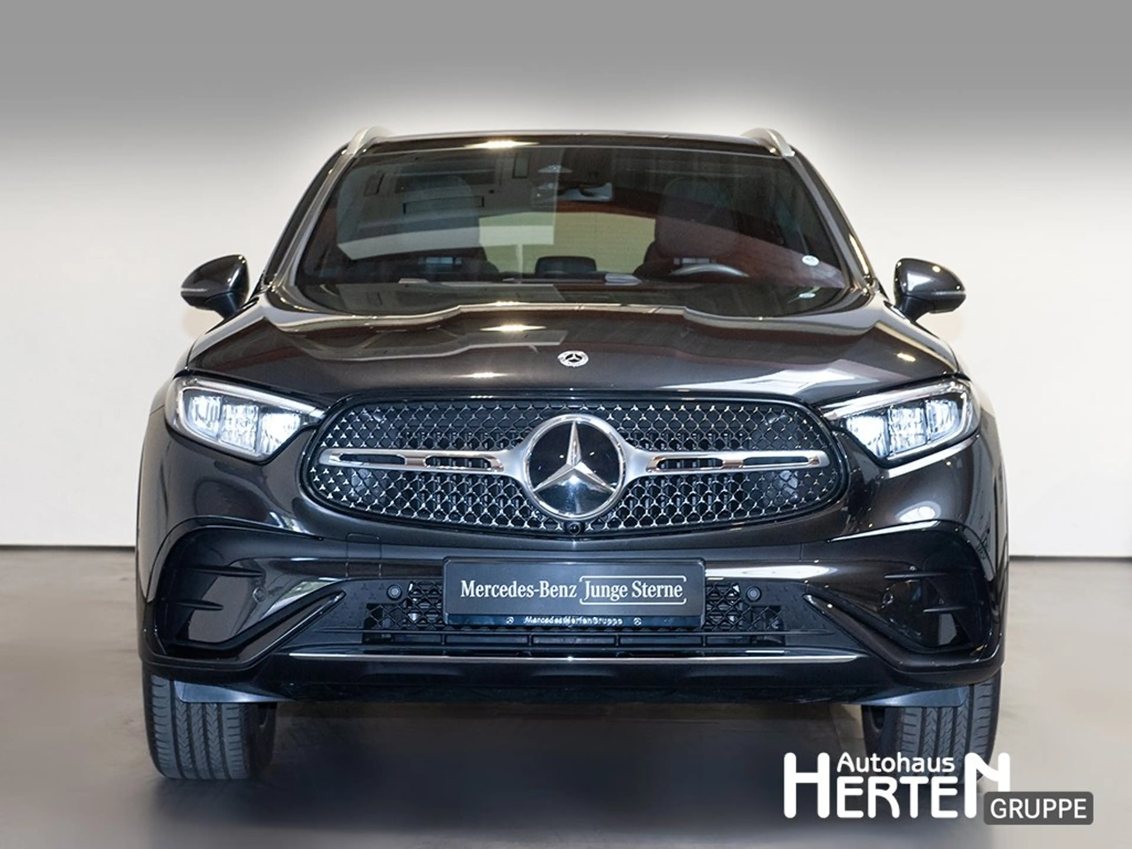 Mercedes-Benz GLC 400 e 4M+AMG+PANO+AHK+19"ZOLL+KEYLESS+AMBI — photo 2