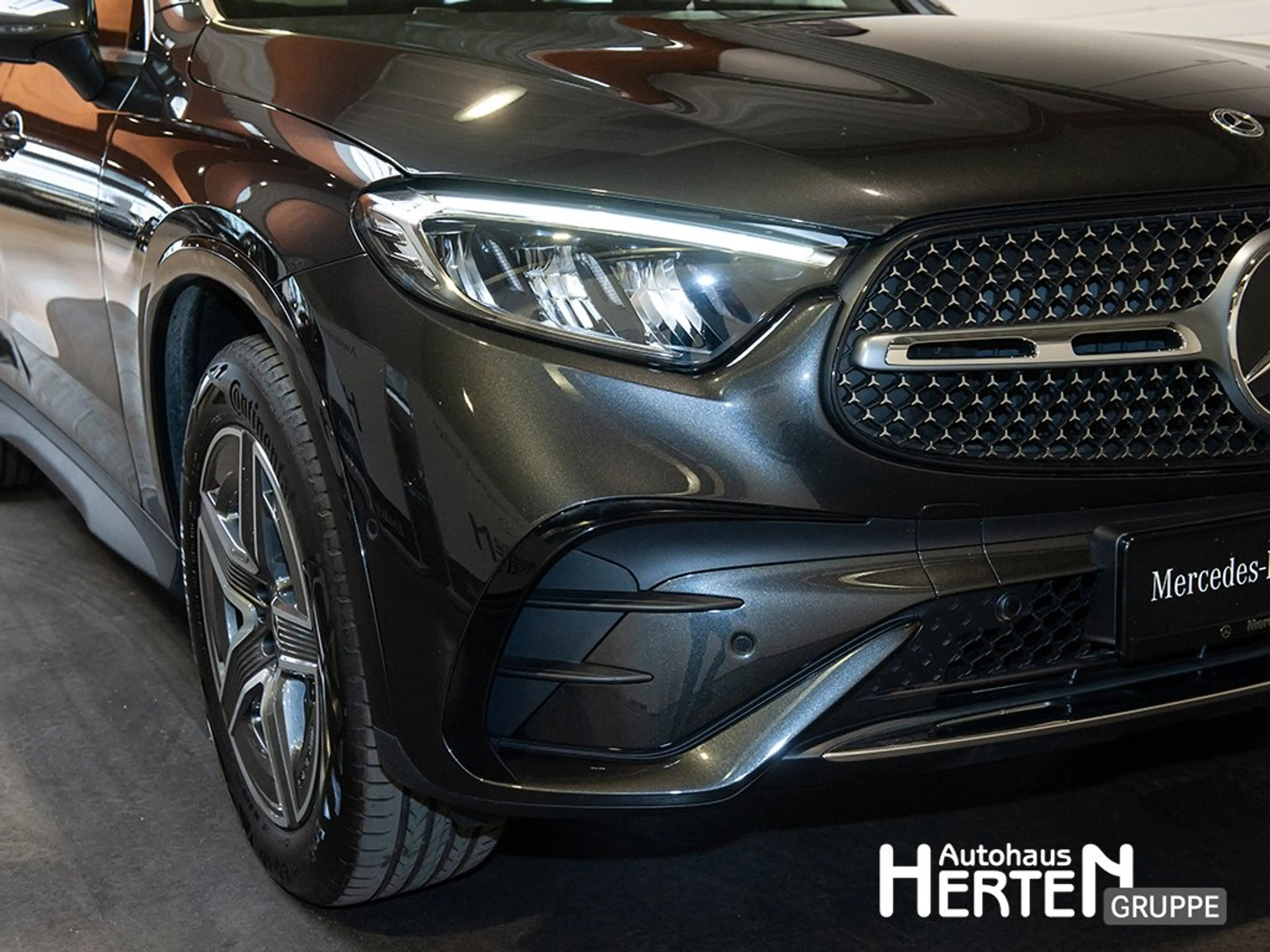 Mercedes-Benz GLC 400 e 4M+AMG+PANO+AHK+19"ZOLL+KEYLESS+AMBI — photo 13