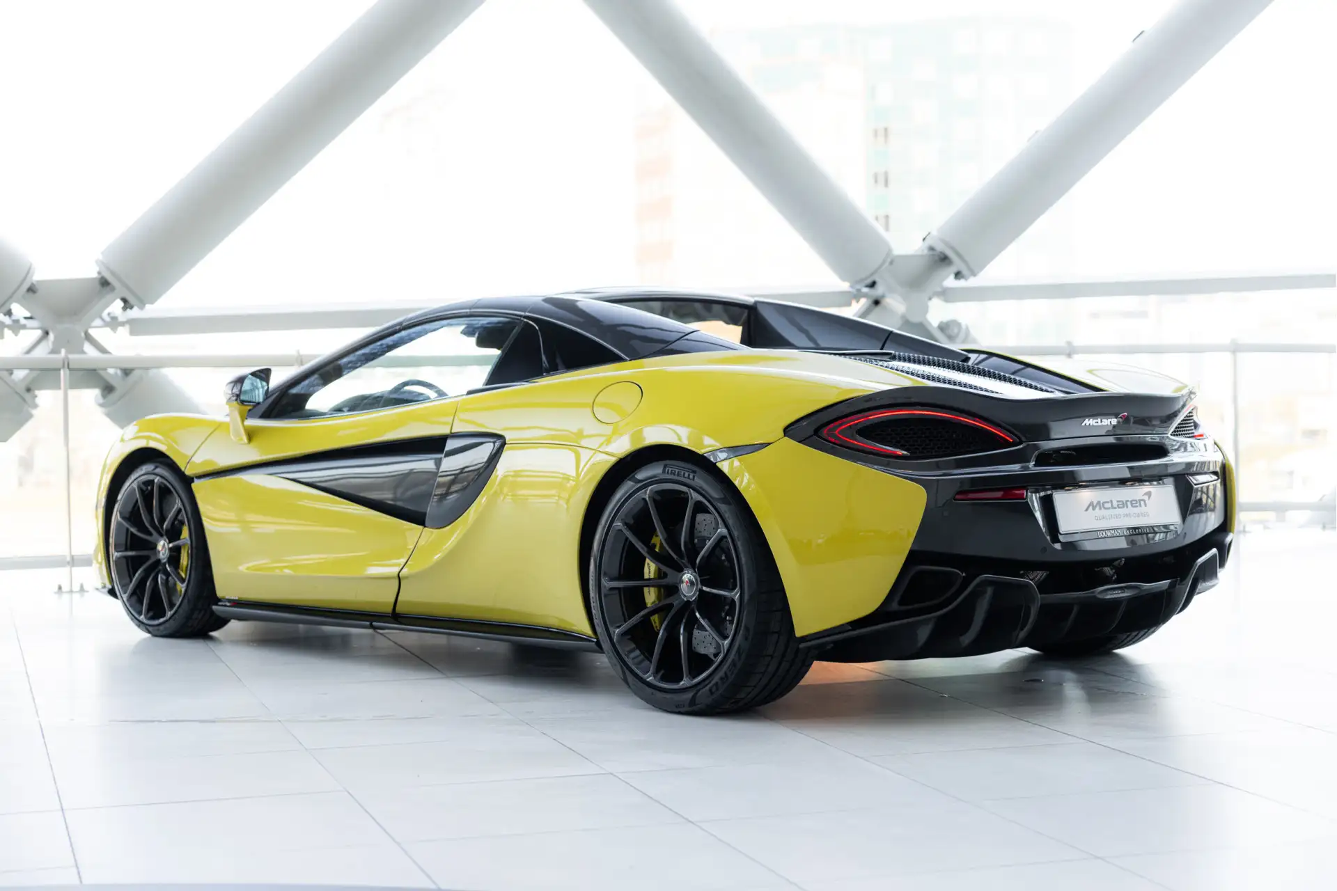 맥라렌 570S 570 Sport Spider 2017 노랑 사진 4