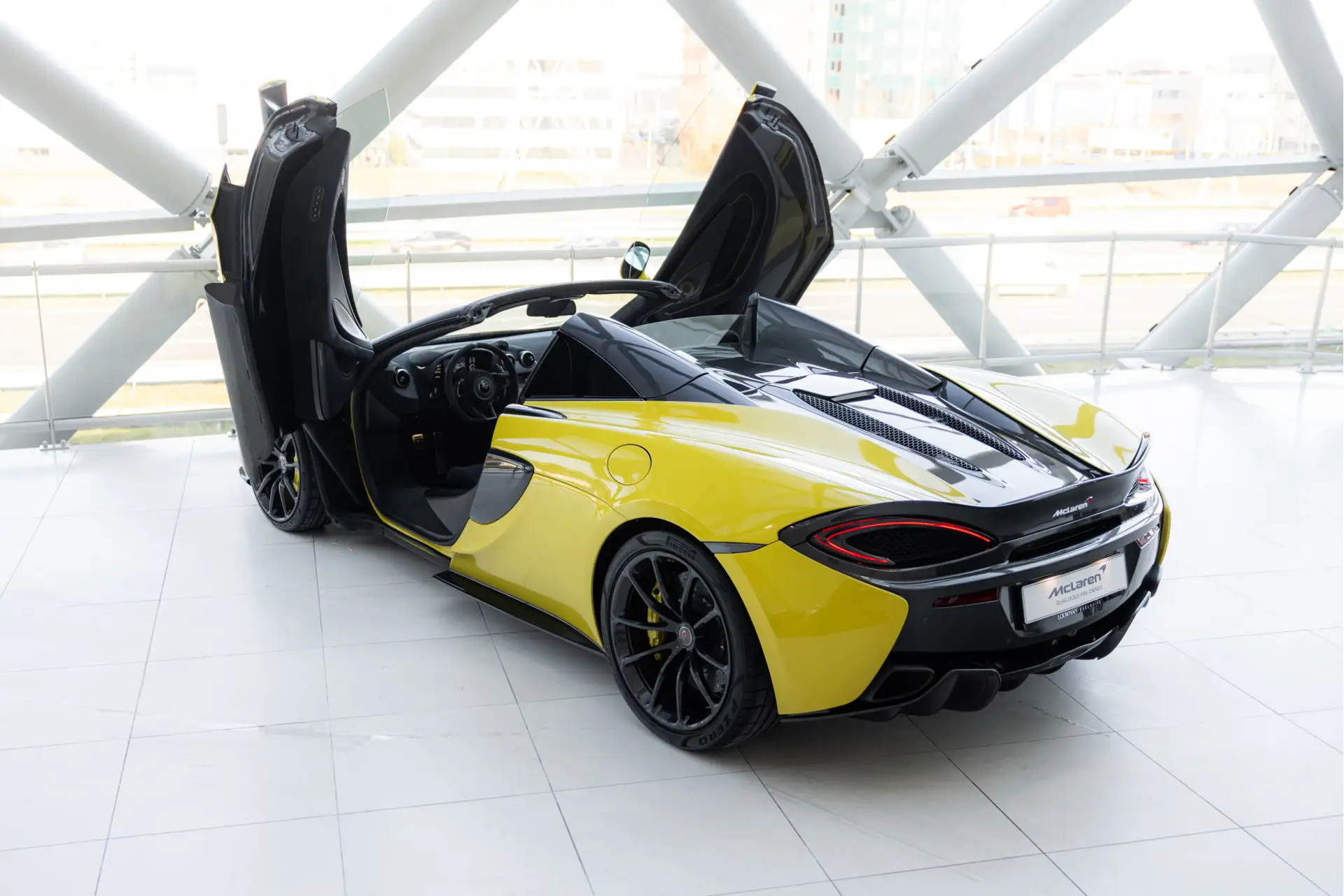 맥라렌 570S 570 Sport Spider 2017 노랑 사진 7