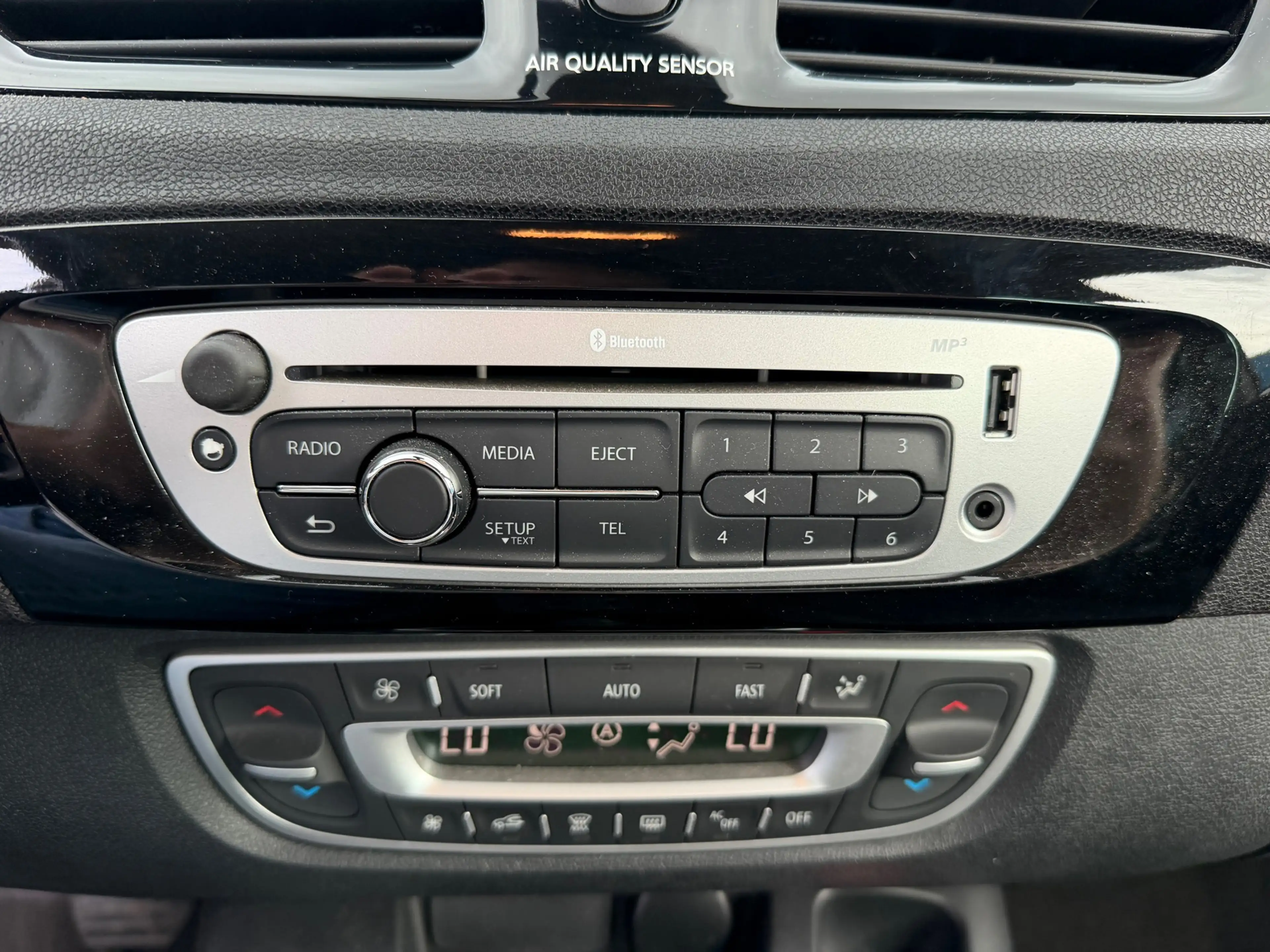 Renault Scenic 1.2 TCe Bose|Gereviseerde motor|Camera|Trekhaak|Cr — photo 32