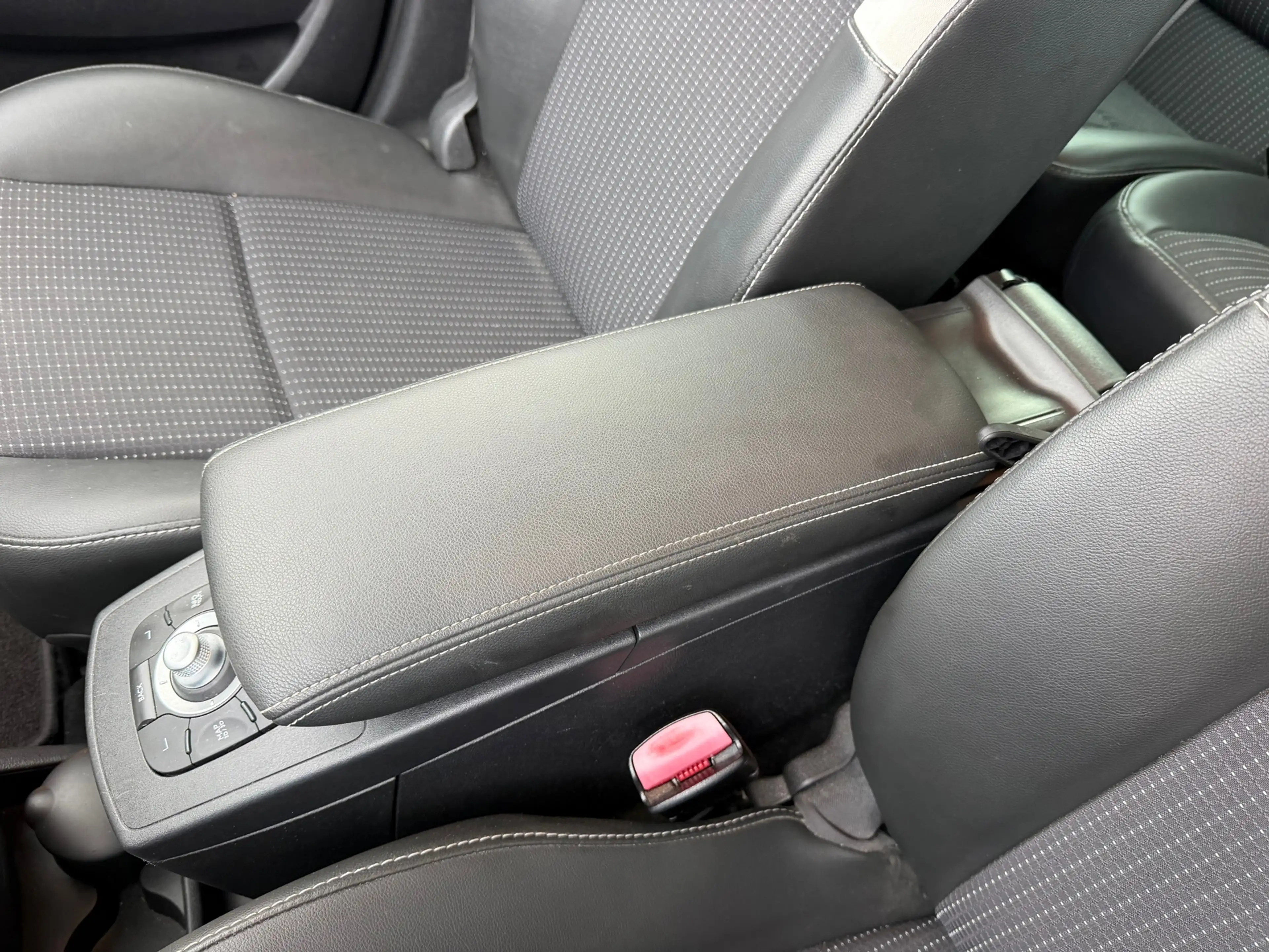 Renault Scenic 1.2 TCe Bose|Gereviseerde motor|Camera|Trekhaak|Cr — photo 36