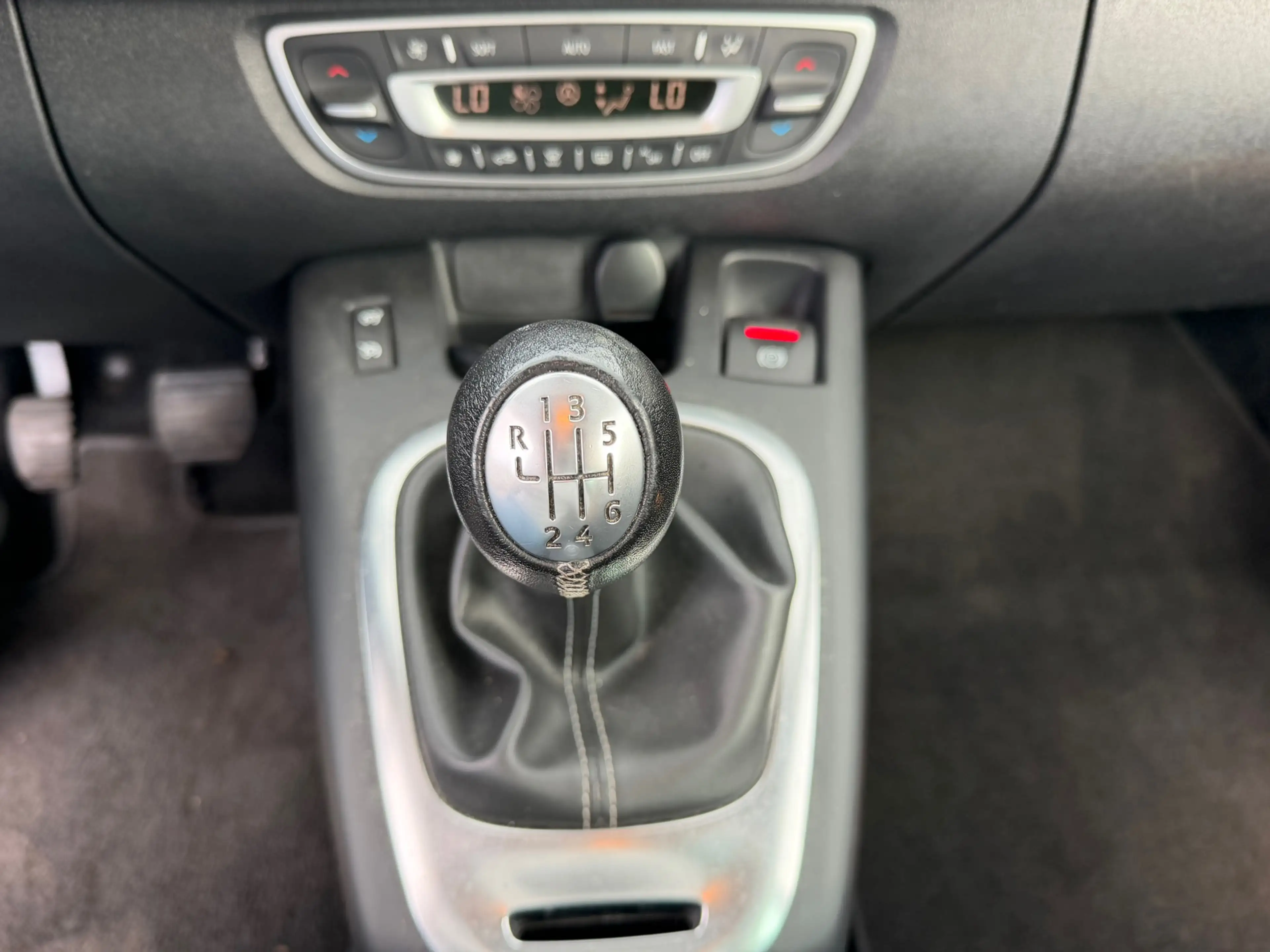 Renault Scenic 1.2 TCe Bose|Gereviseerde motor|Camera|Trekhaak|Cr — photo 35