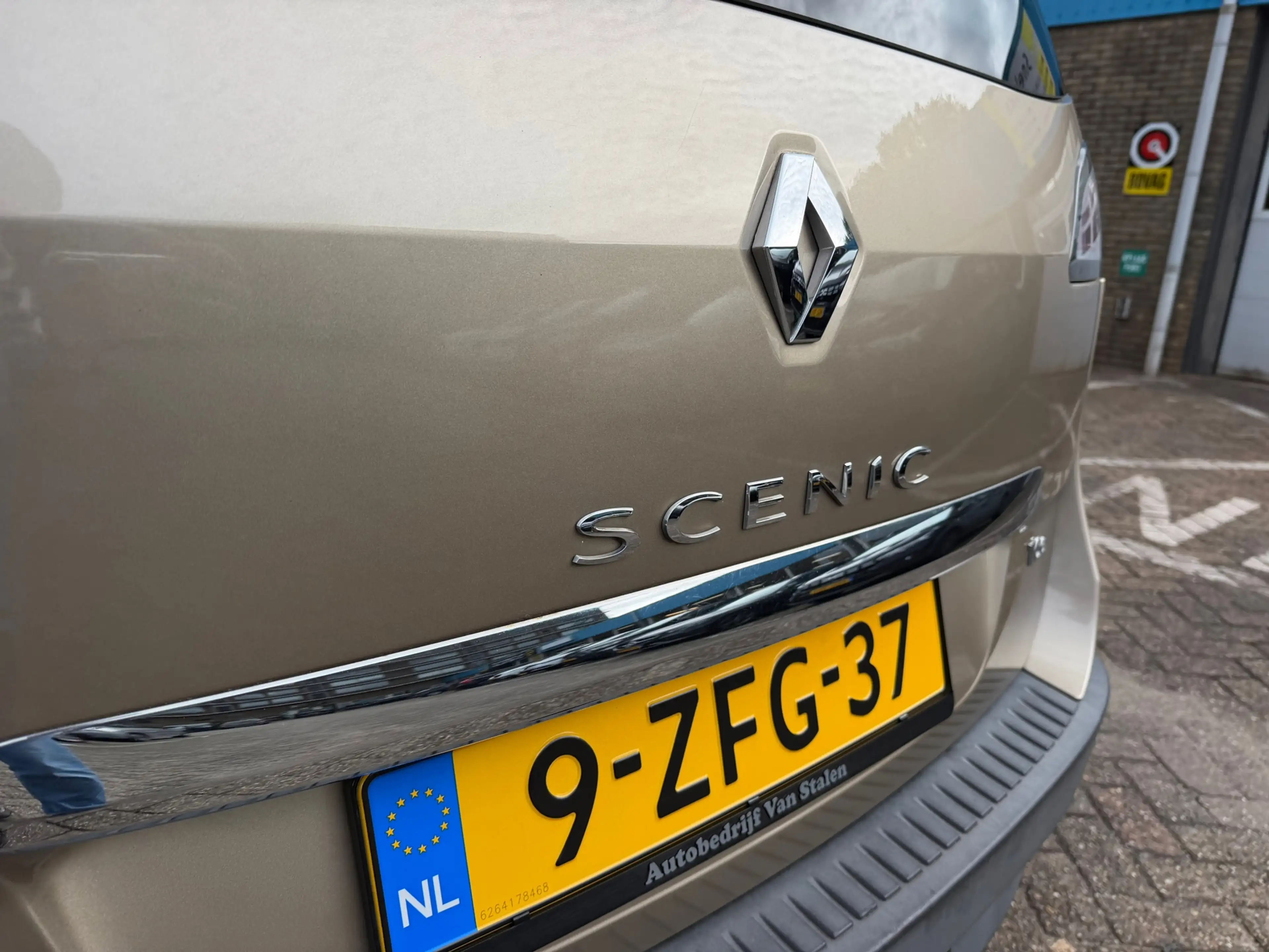 Renault Scenic 1.2 TCe Bose|Gereviseerde motor|Camera|Trekhaak|Cr — photo 18