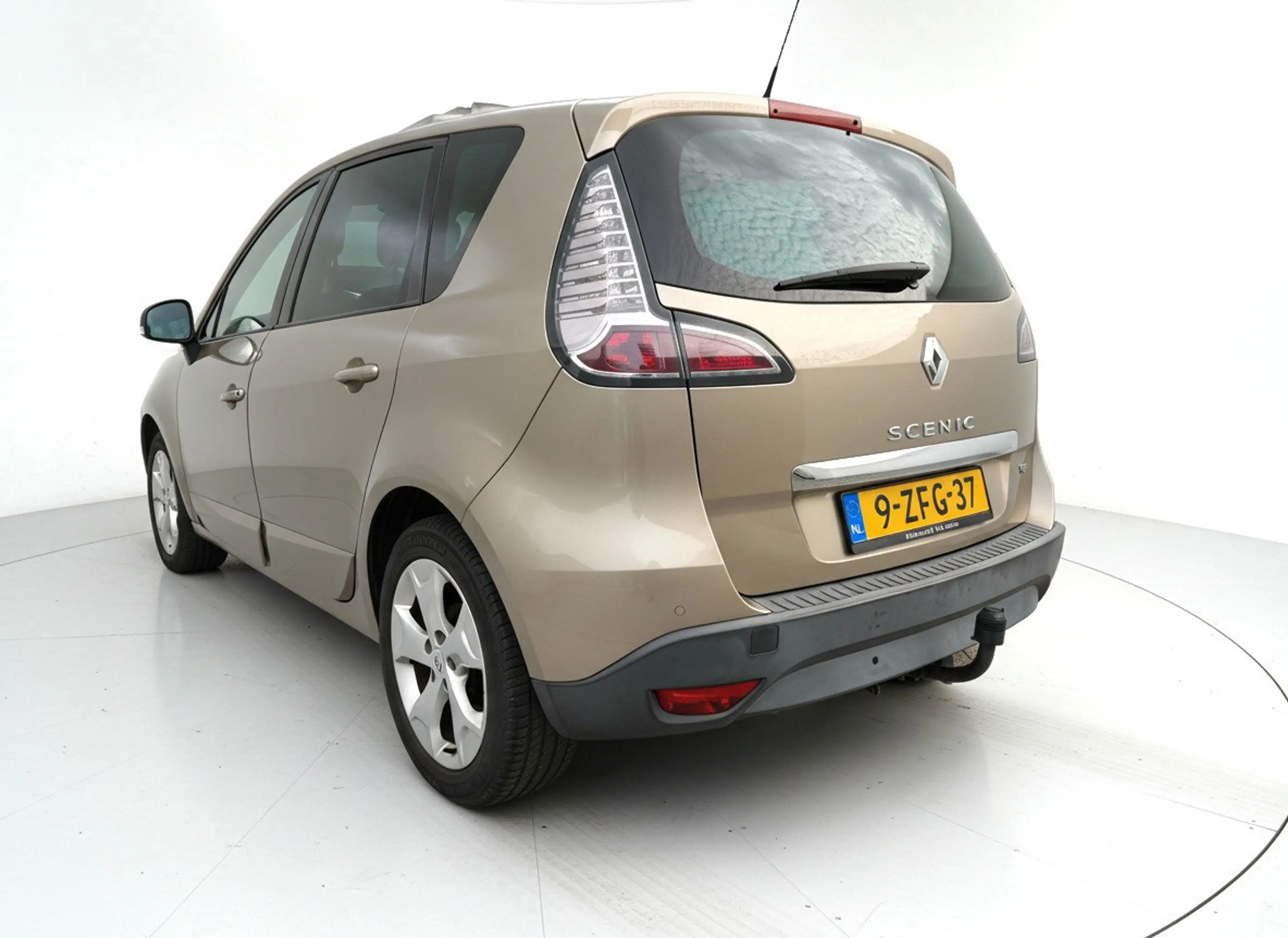 Renault Scenic 1.2 TCe Bose|Gereviseerde motor|Camera|Trekhaak|Cr — photo 5
