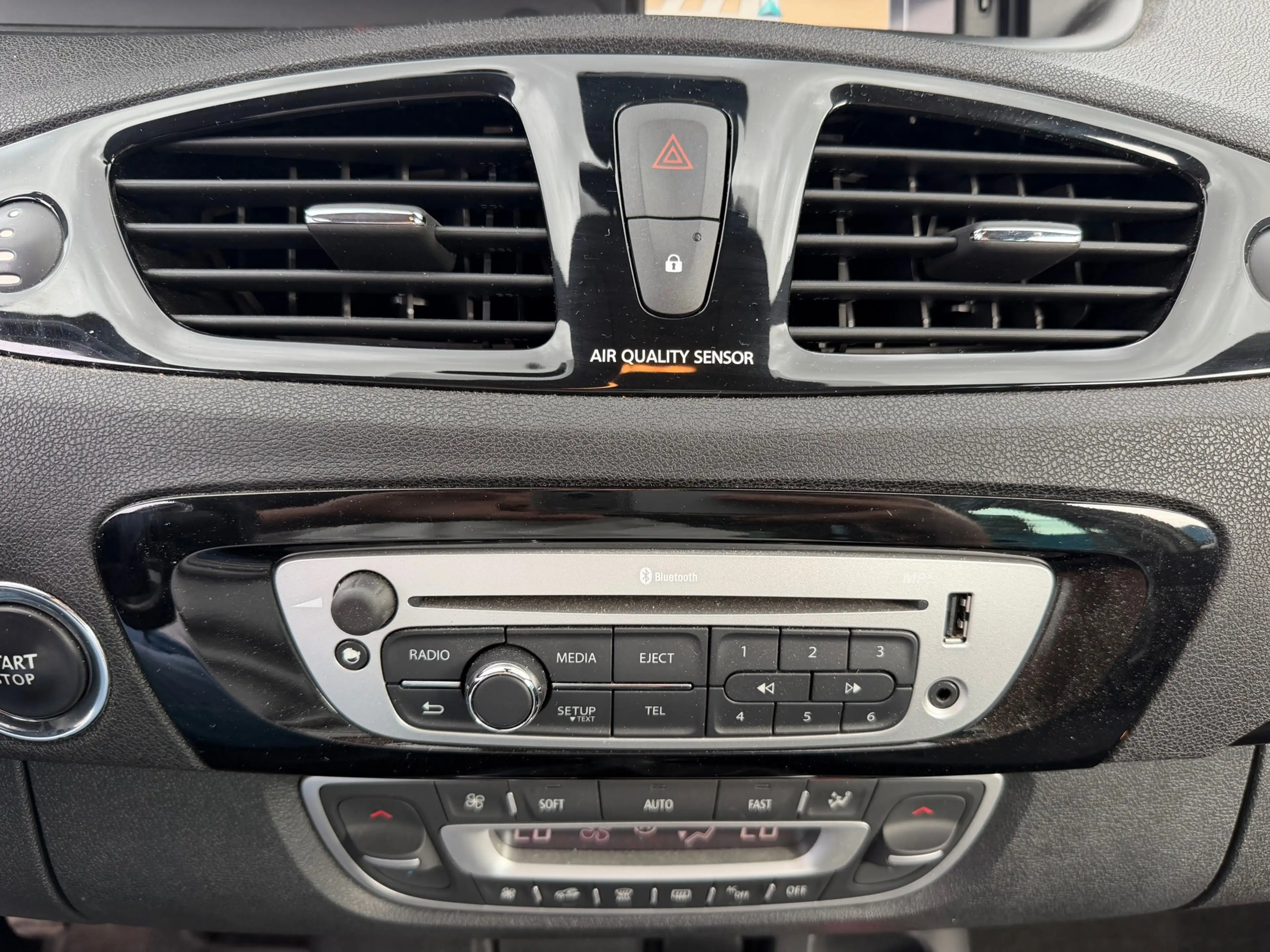 Renault Scenic 1.2 TCe Bose|Gereviseerde motor|Camera|Trekhaak|Cr — photo 31