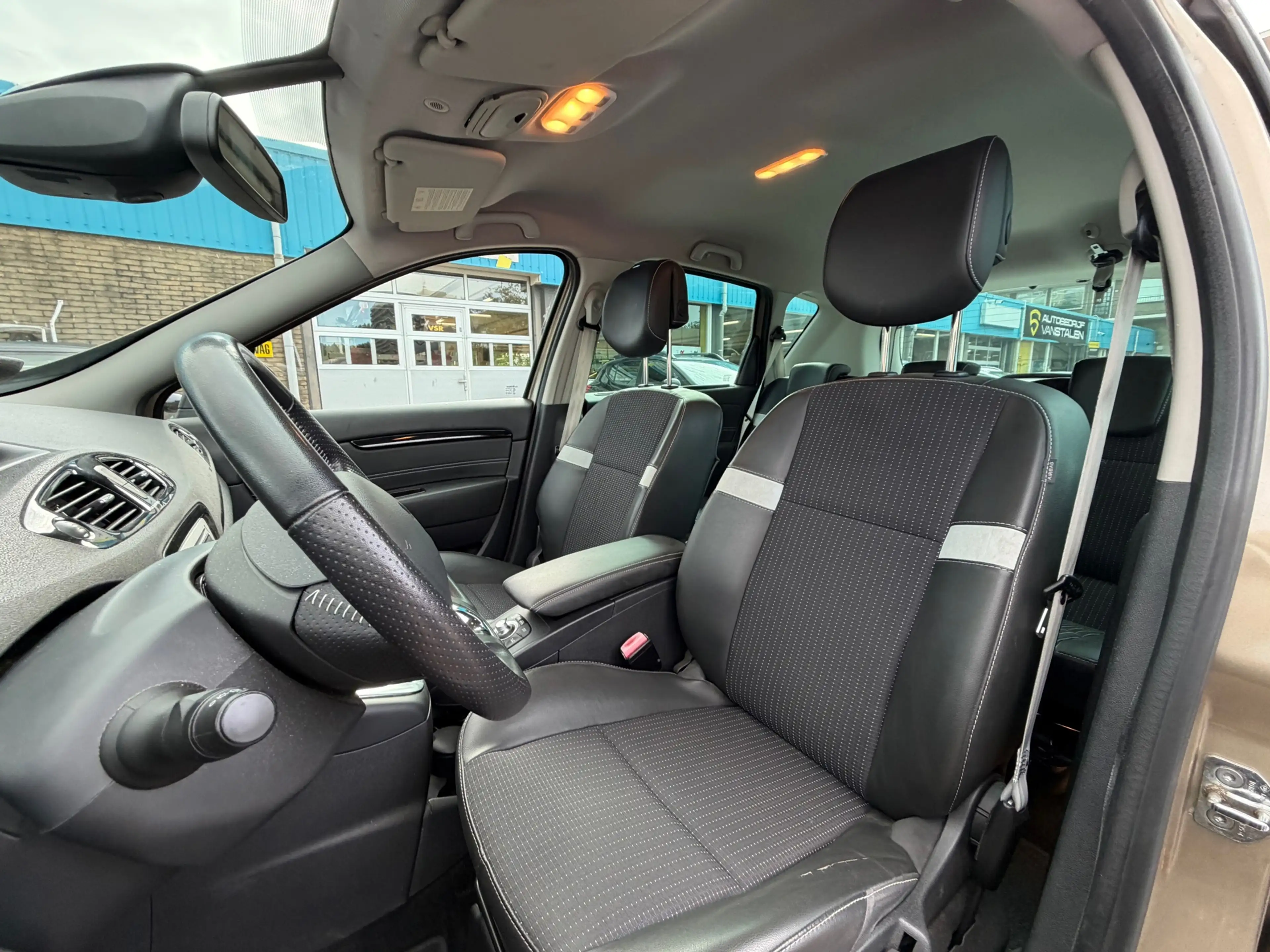 Renault Scenic 1.2 TCe Bose|Gereviseerde motor|Camera|Trekhaak|Cr — photo 4