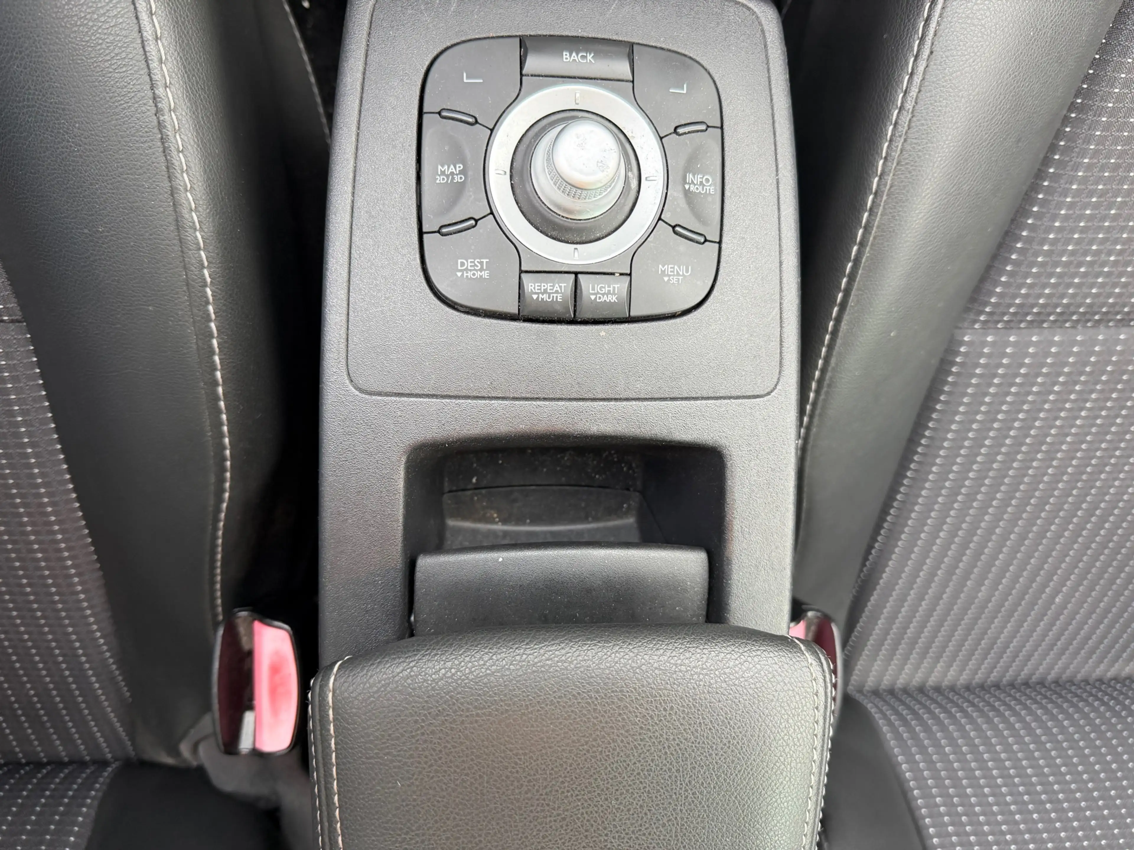 Renault Scenic 1.2 TCe Bose|Gereviseerde motor|Camera|Trekhaak|Cr — photo 37