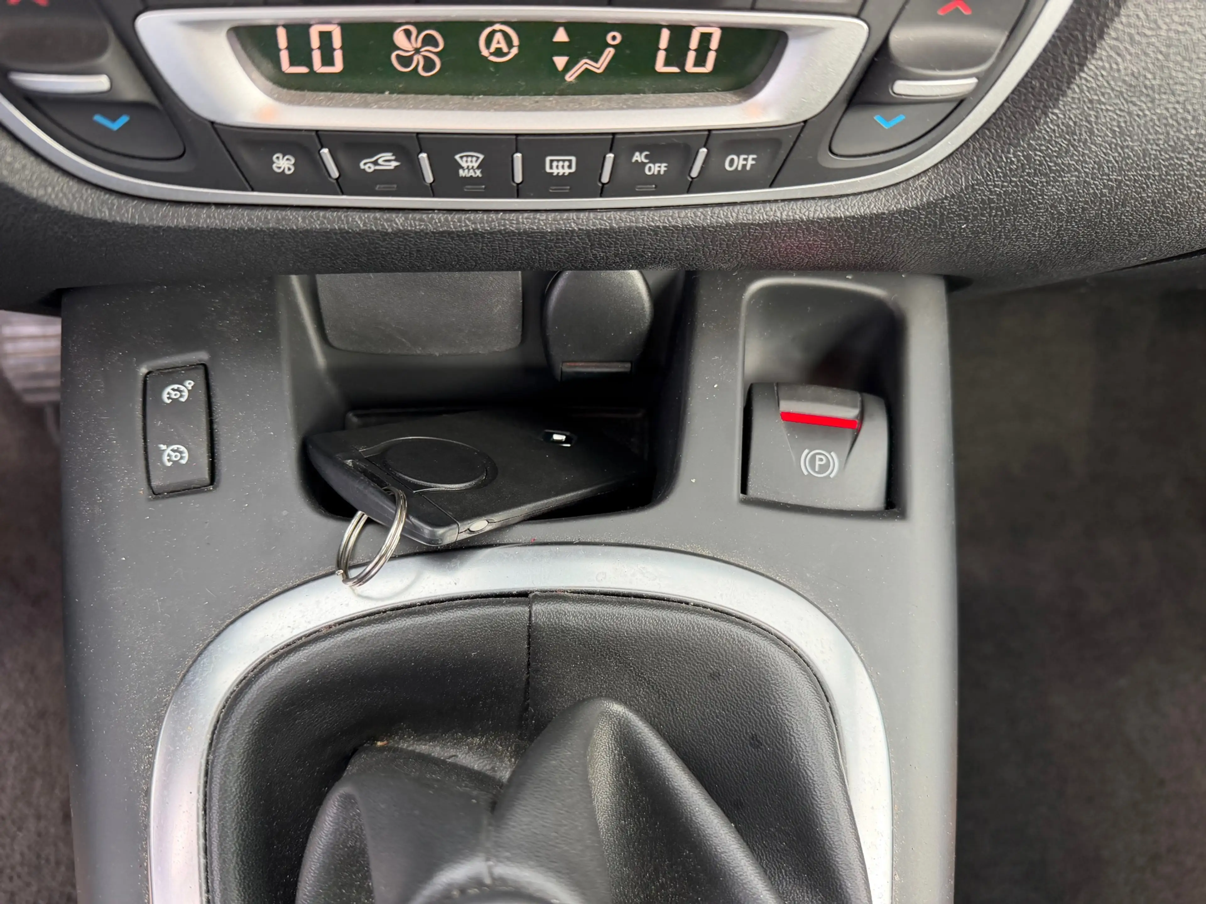 Renault Scenic 1.2 TCe Bose|Gereviseerde motor|Camera|Trekhaak|Cr — photo 34