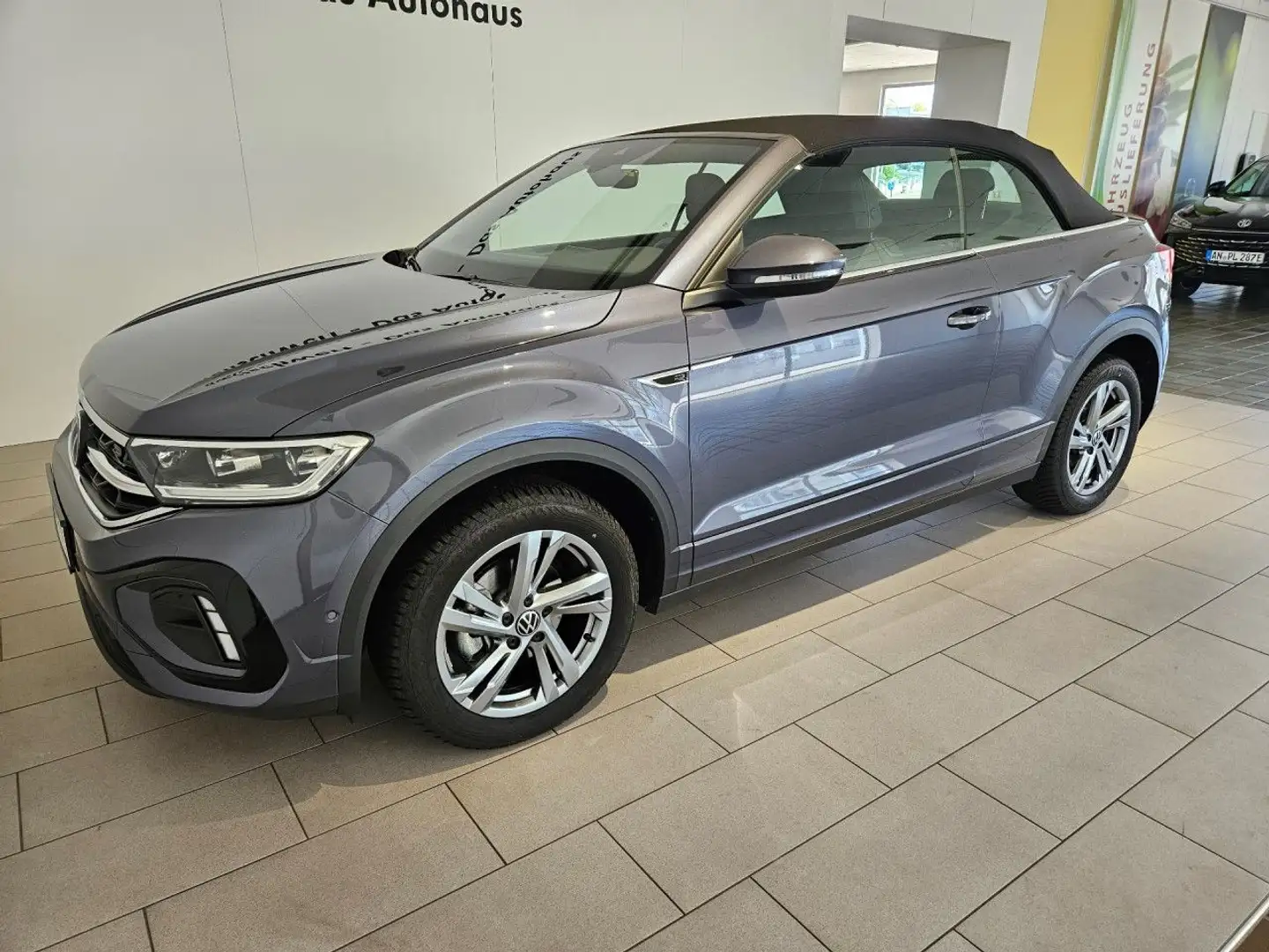 Volkswagen T-Roc Cabriolet 1.5 TSI R-Line DSG AHK LED Navi Grau - 2