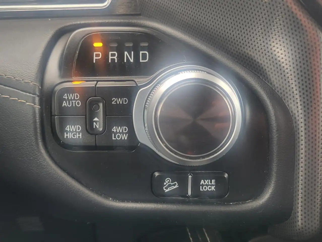 RAM 1500 снимка RAM 1500