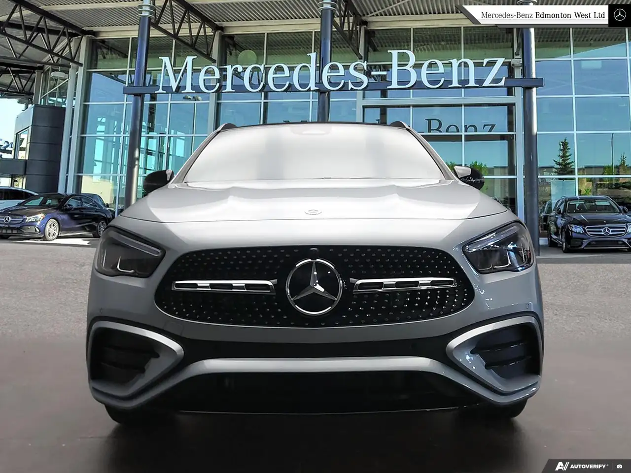 Mercedes-Benz GLA снимка Mercedes-Benz GLA