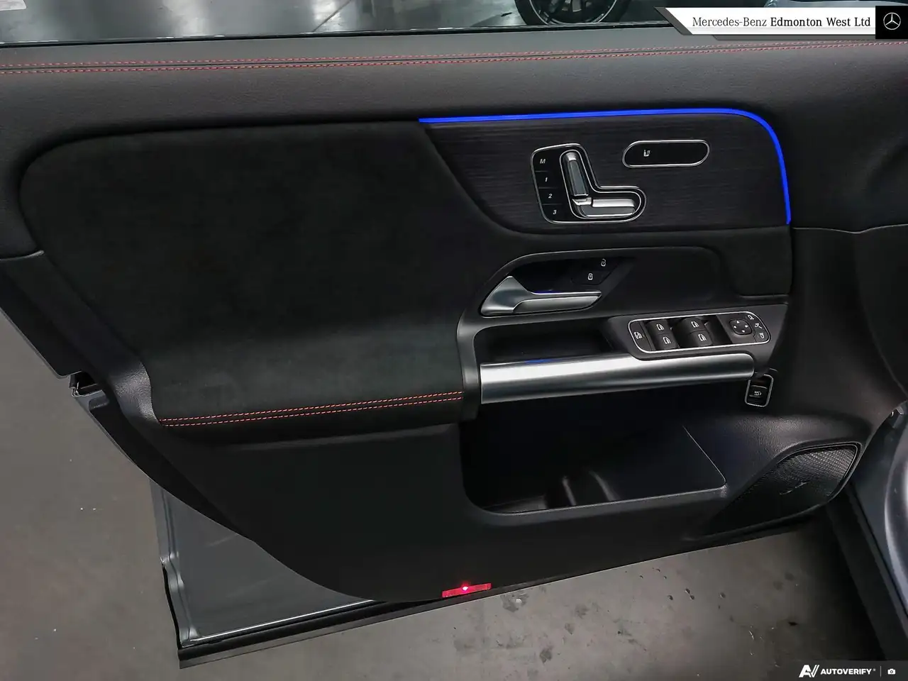 Mercedes-Benz GLA снимка Mercedes-Benz GLA