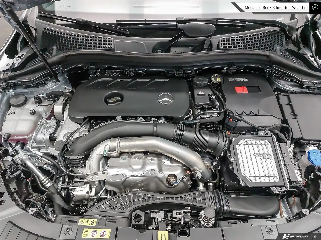 Mercedes-Benz GLA снимка Mercedes-Benz GLA