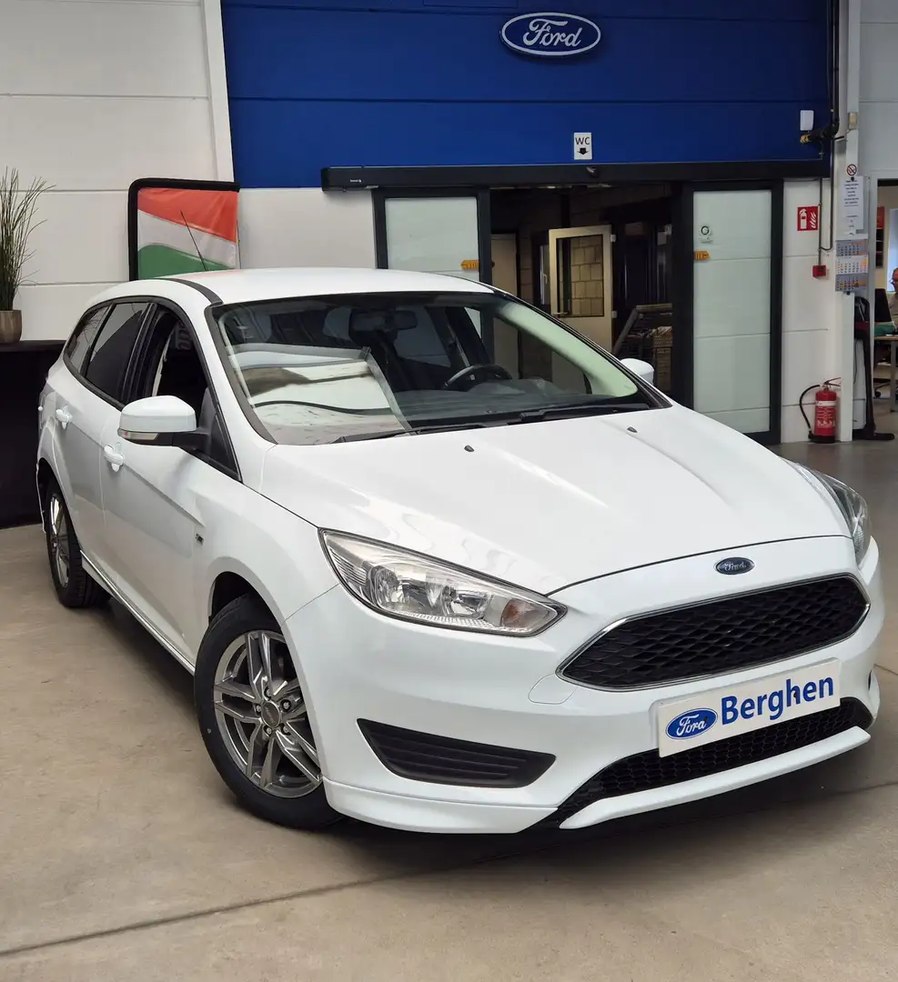 Ford Focus Trend Blanc - 1