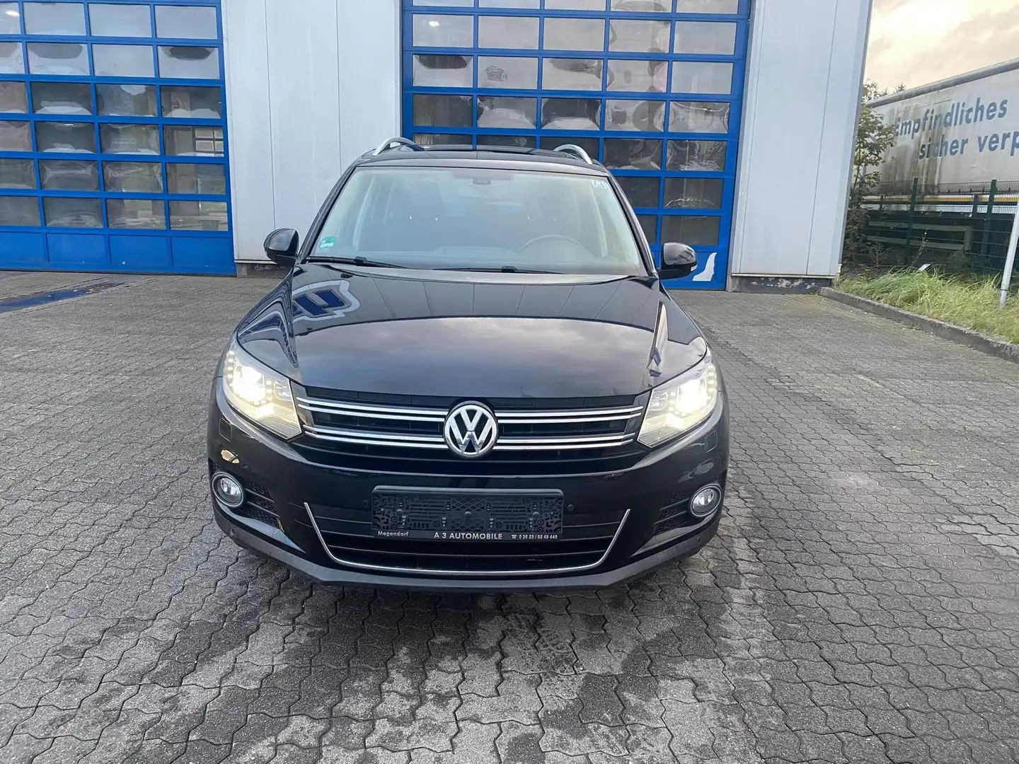 Volkswagen Tiguan Sport & Style 4Motion - 1*HAND - Noir - 2