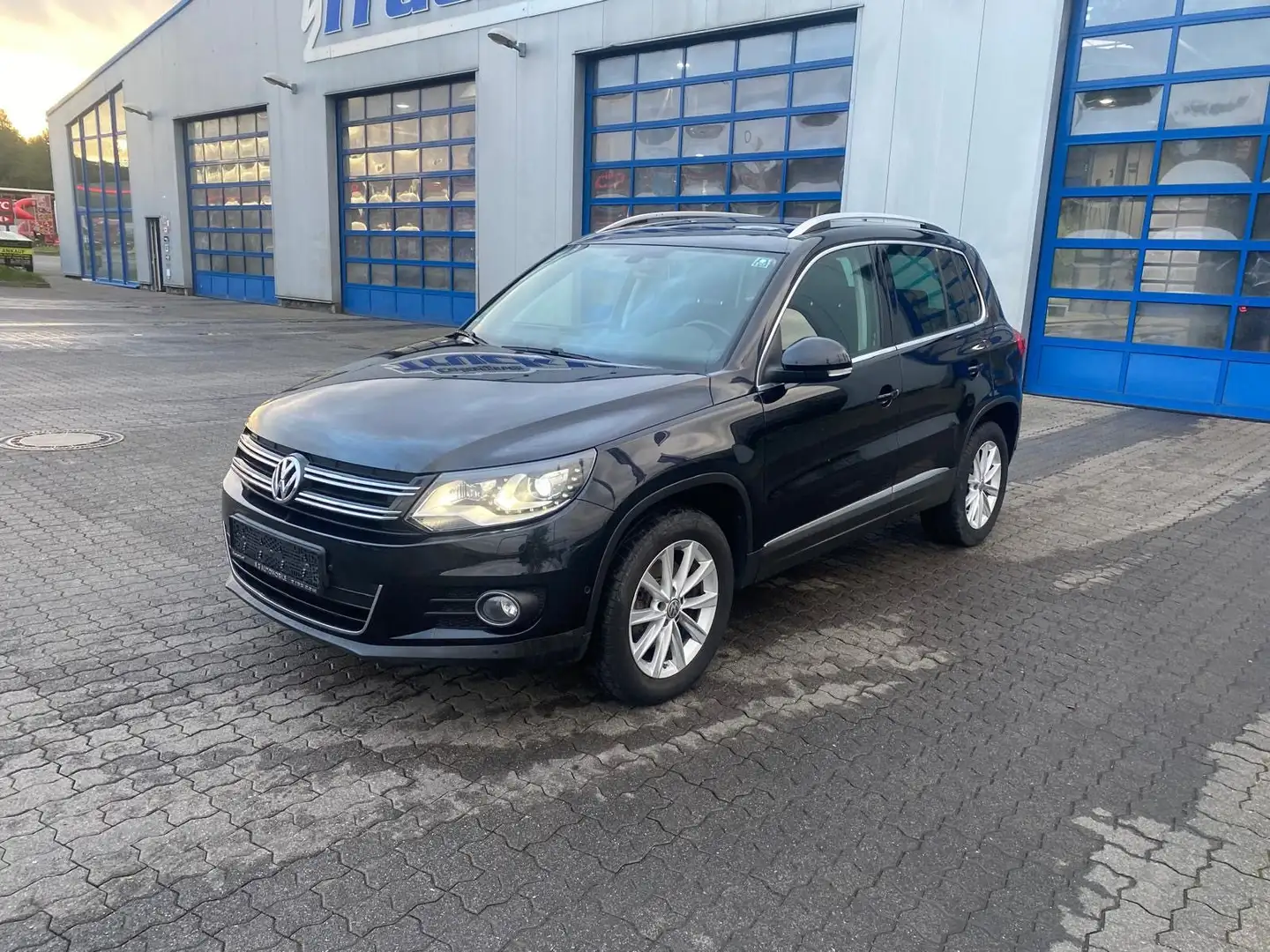 Volkswagen Tiguan Sport & Style 4Motion - 1*HAND - Noir - 1