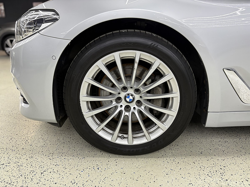 BMW 530 d xDrive Touring Aut. — photo 14