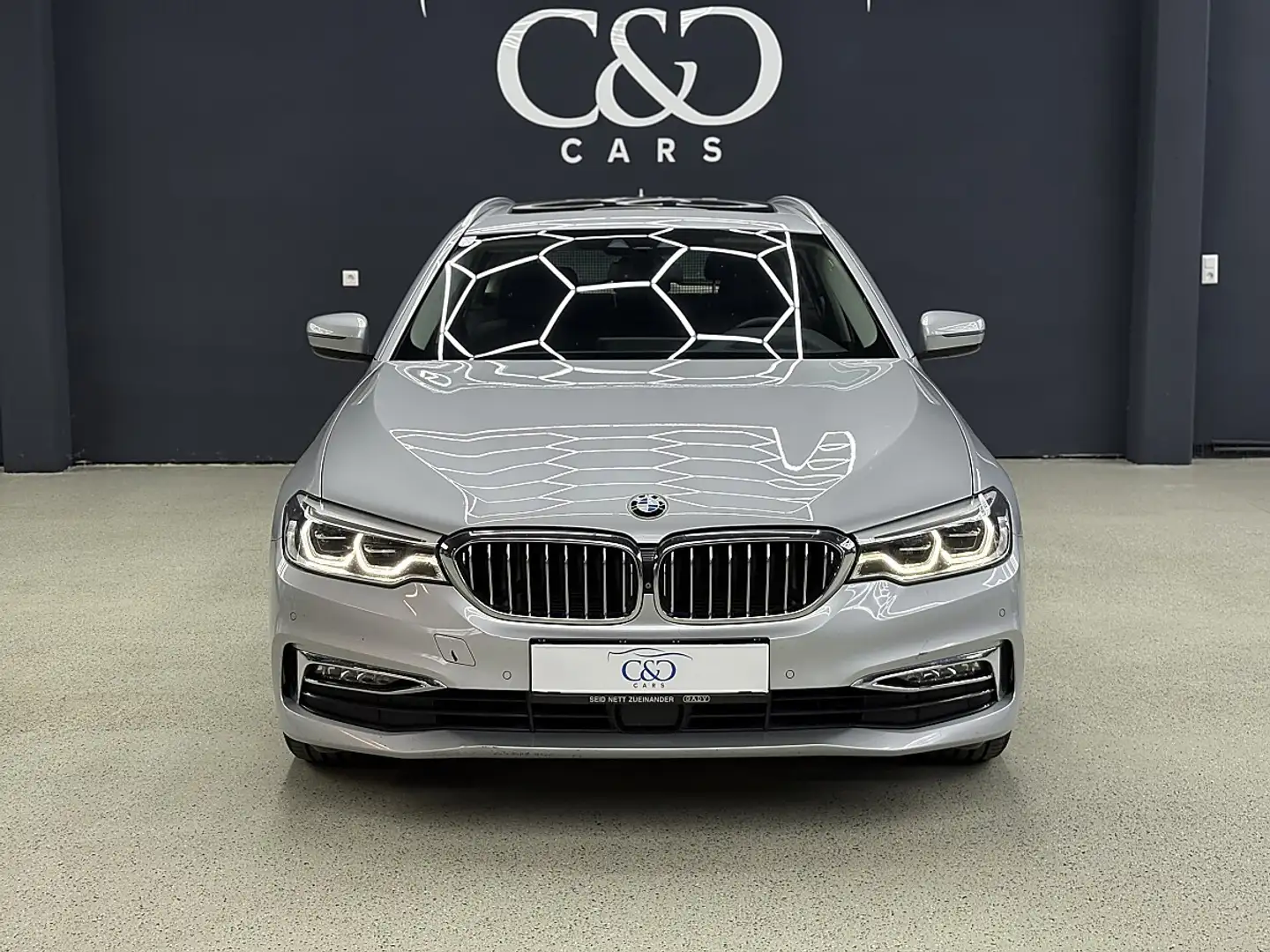 BMW 530 d xDrive Touring Aut. Silber - 2