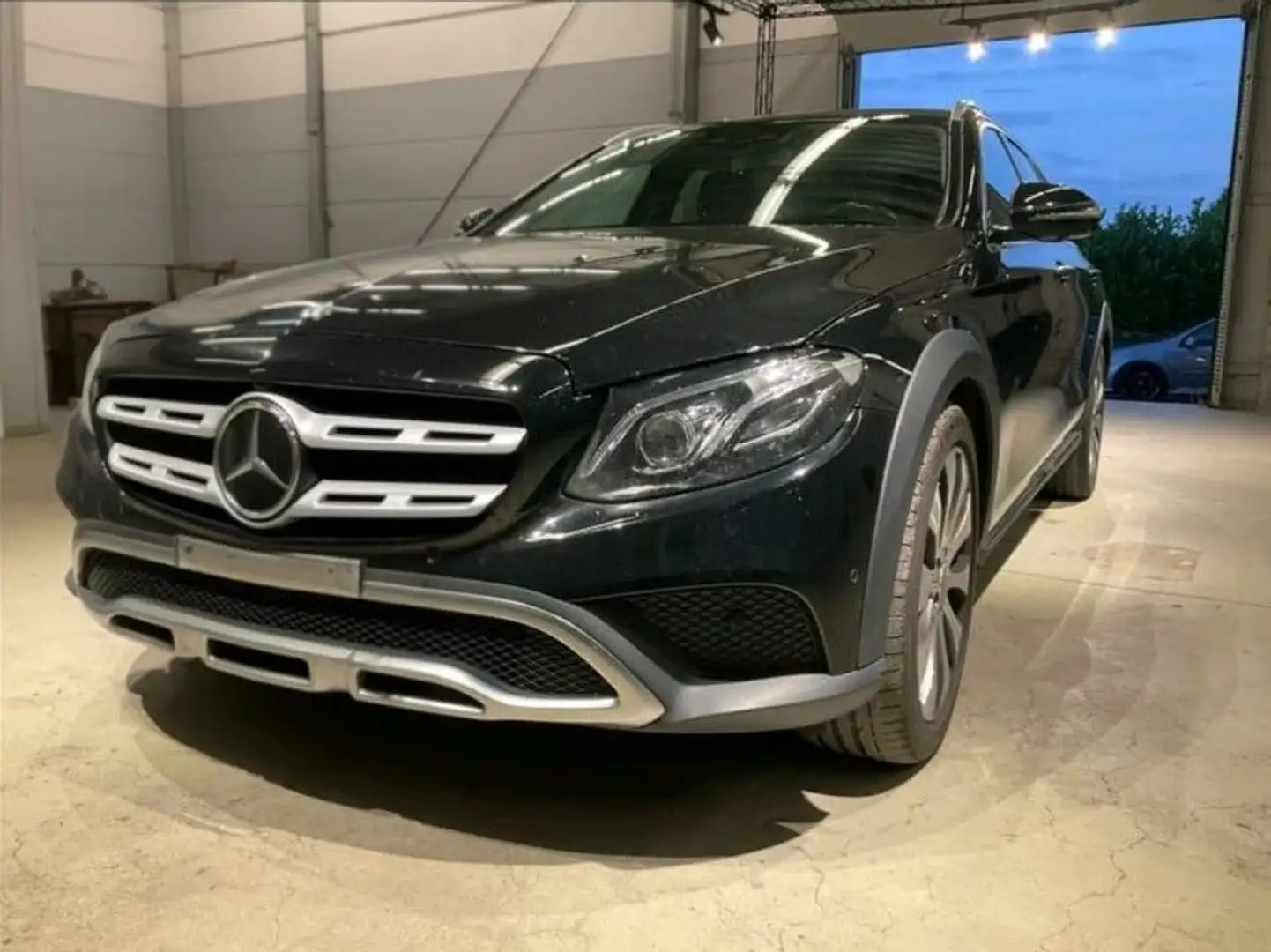 Mercedes-Benz E 400 E400d 4Matic All-Terrain|Leder|ACC|Multi LED|360 Schwarz - 1