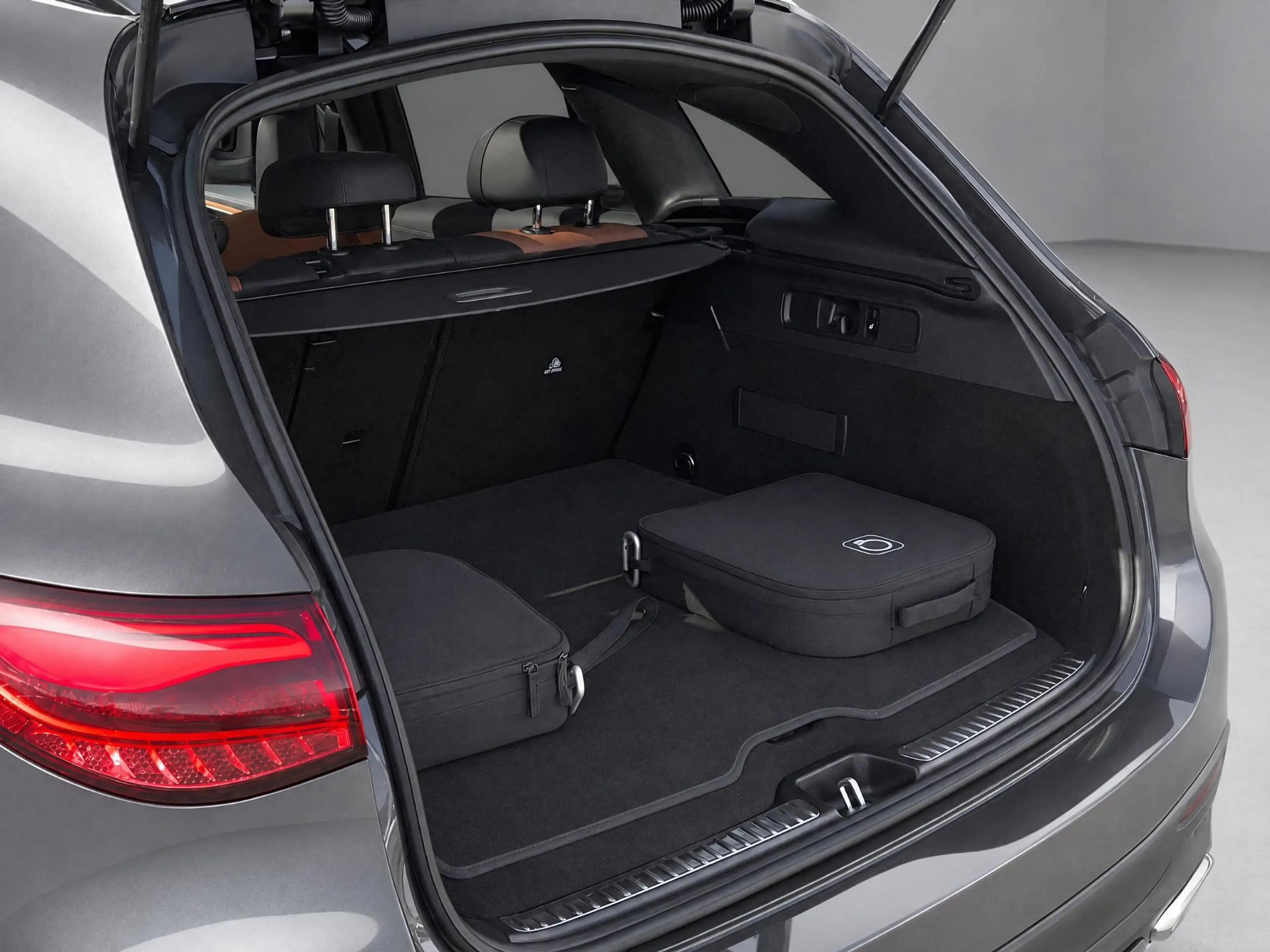 Mercedes-Benz GLC 300 300e 4MATIC AMG Line Panoramadak| Trekhaak | Panor — photo 10