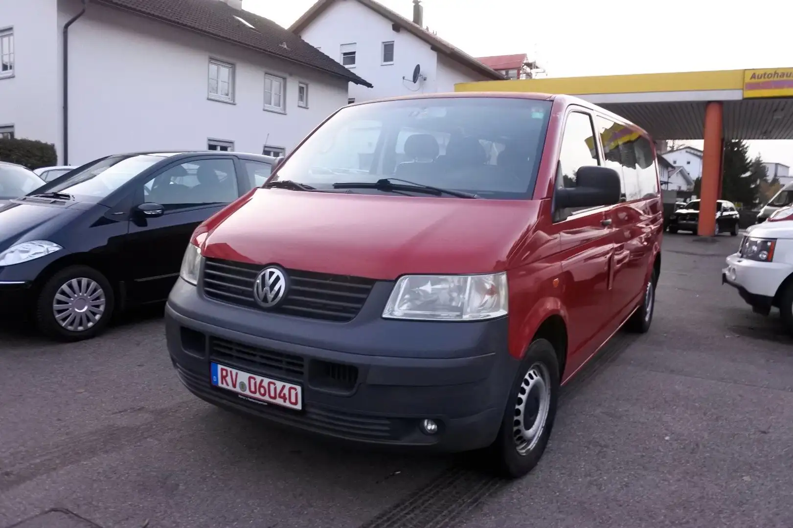 Volkswagen T5 Transporter T5 TDI 8-SitzerKombi lang Rojo - 1