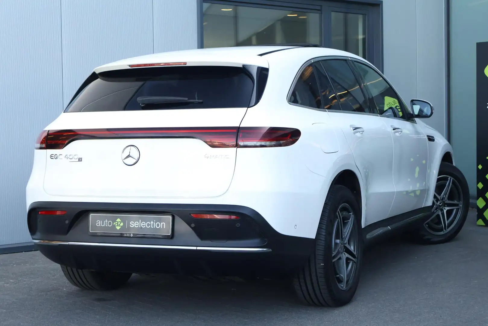 Mercedes-Benz EQC 400 4MATIC Premium Plus 80 kWh / AMG styling / Panoram Wit - 2