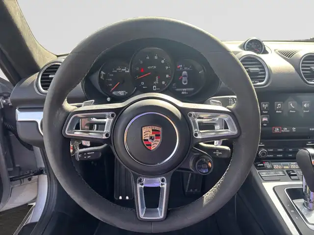 Porsche 718 view 9