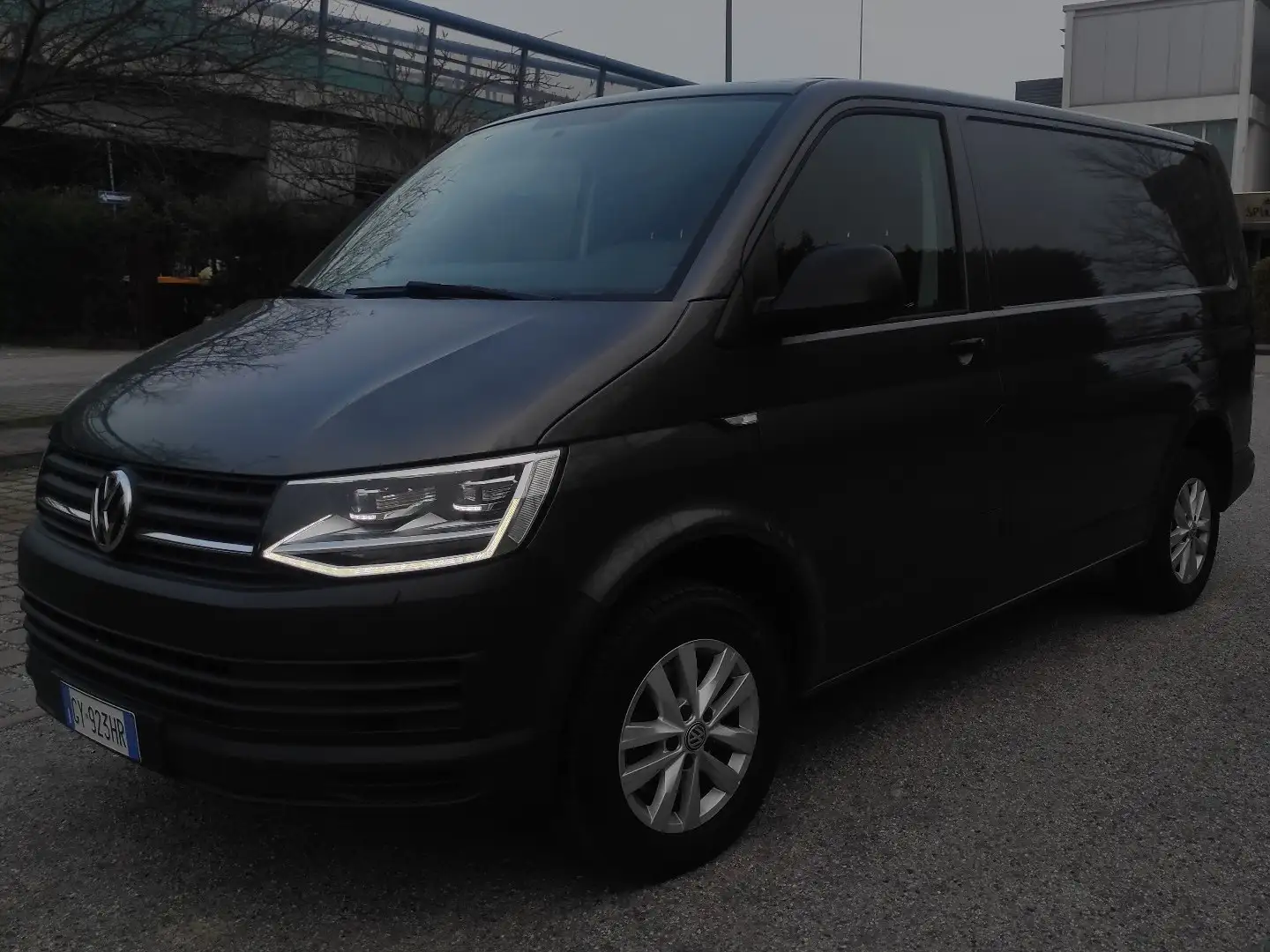 Volkswagen T6.1 Transporter T6 2.0 TDI Euro 6b - 1