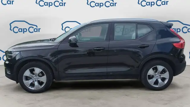 Volvo XC40 view 2