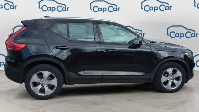 Volvo XC40 view 4