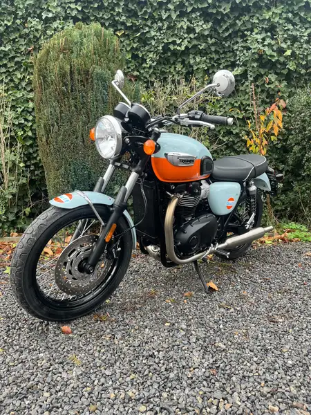 Triumph Bonneville T100 - foto 3