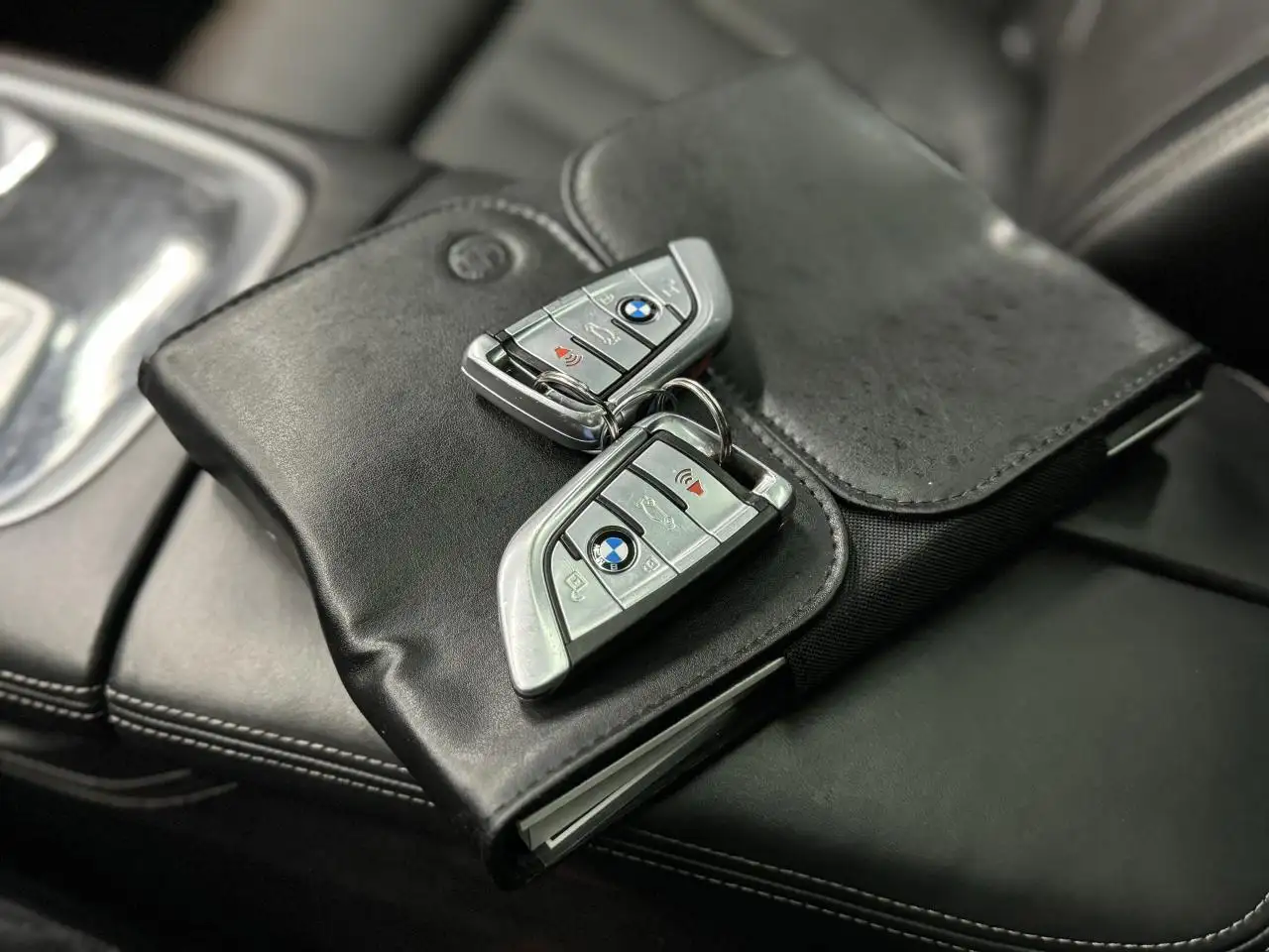 BMW 7 Series снимка BMW 7 Series