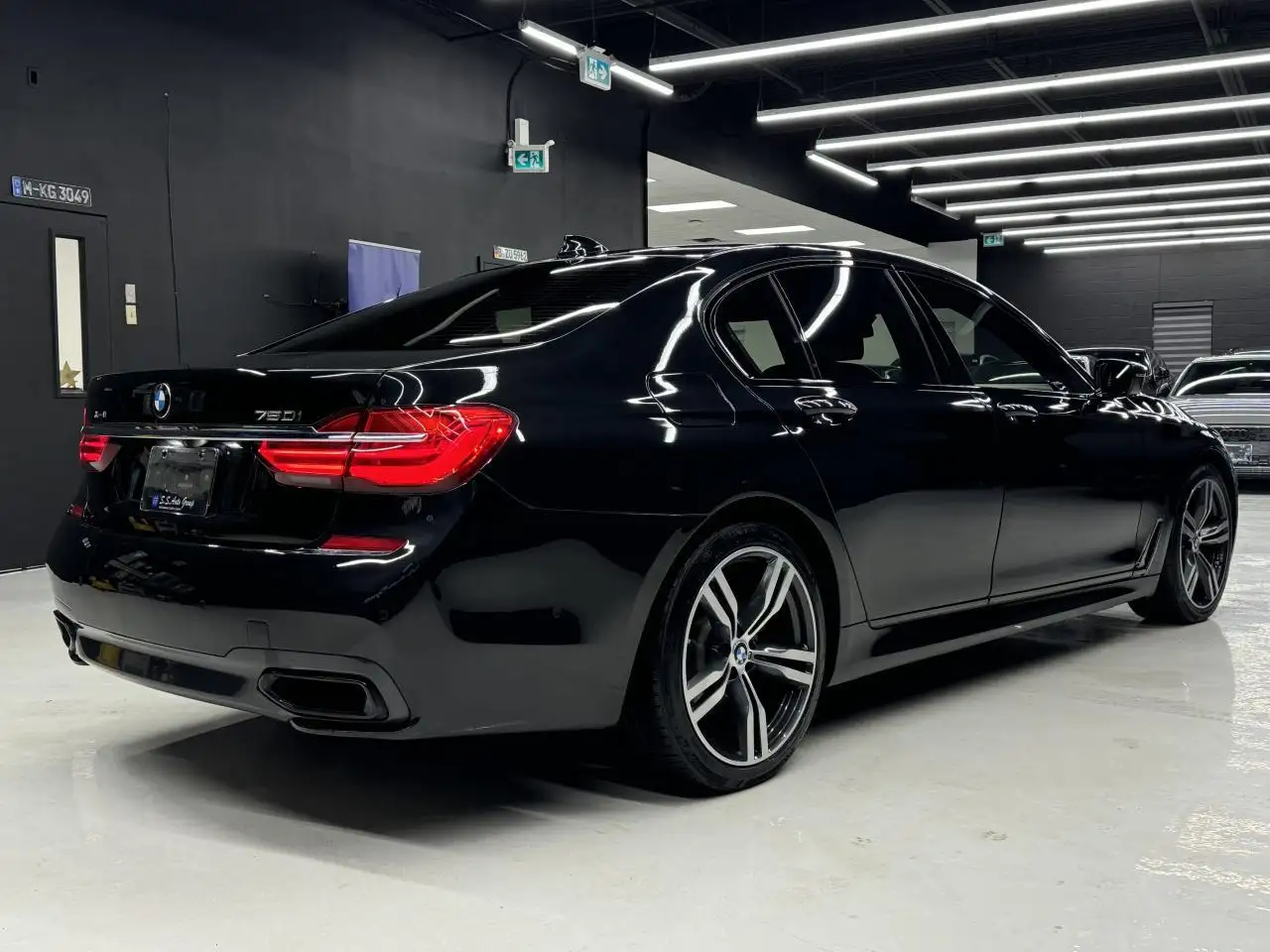 BMW 7 Series снимка BMW 7 Series