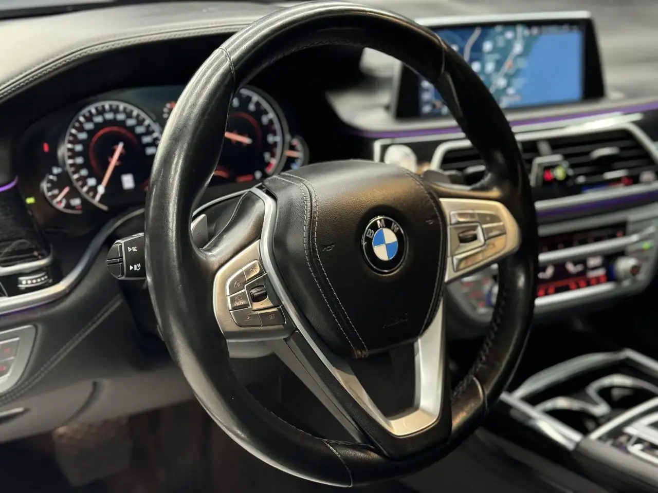 BMW 7 Series снимка BMW 7 Series
