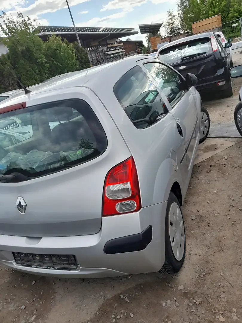 Renault Twingo 1.2 Authentique Plateado - 2
