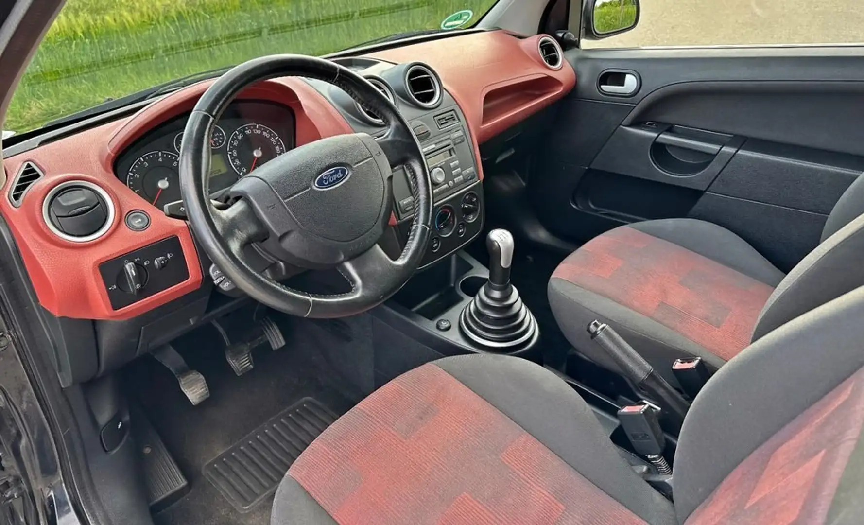 Ford Fiesta Fiesta 3p 1.4 Titanium Noir - 2