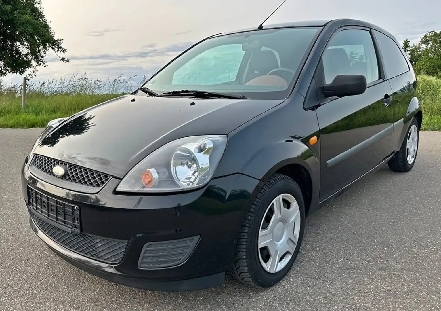 Ford Fiesta Fiesta 3p 1.4 Titanium Noir - 1