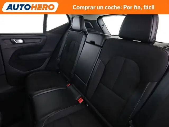 Volvo XC40 view 15