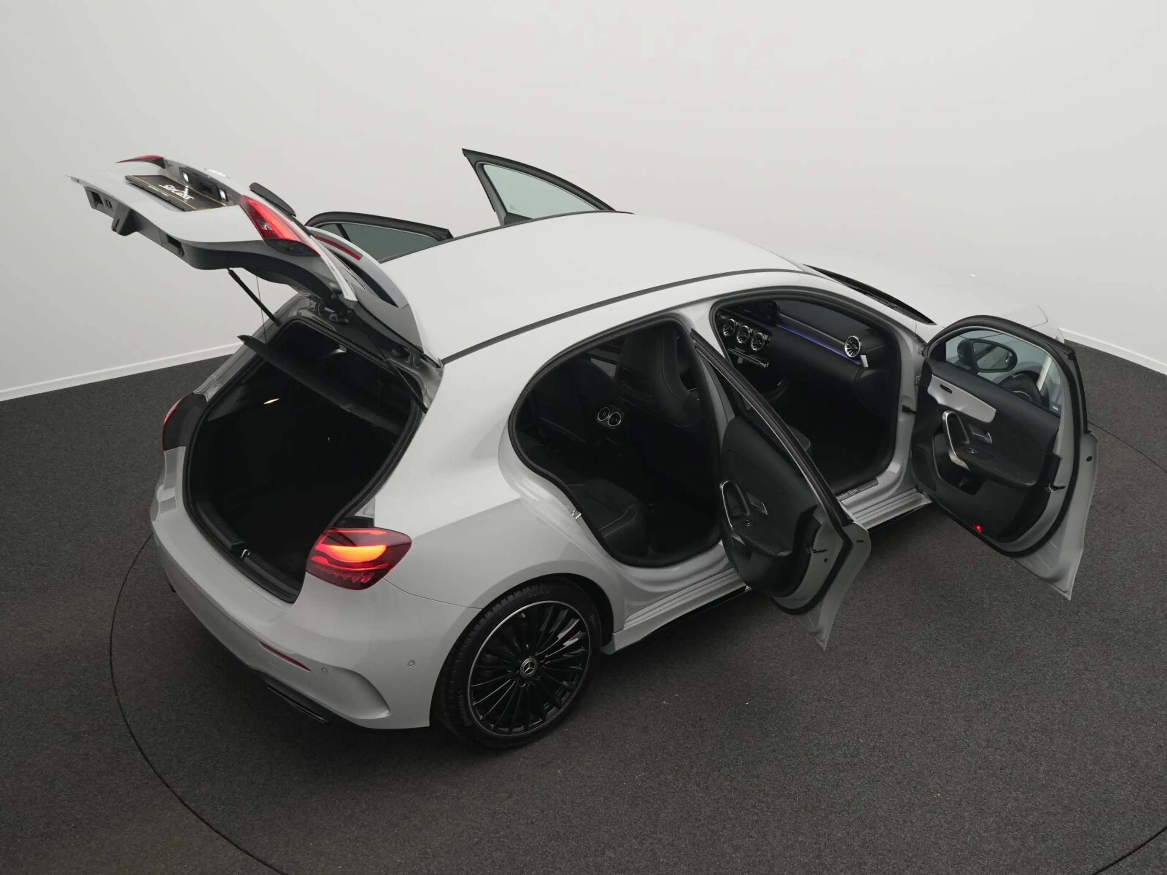 Mercedes-Benz A 200 A 200 d AMG-Line Multi+AHK+Night+Kamera AMG Line — photo 15