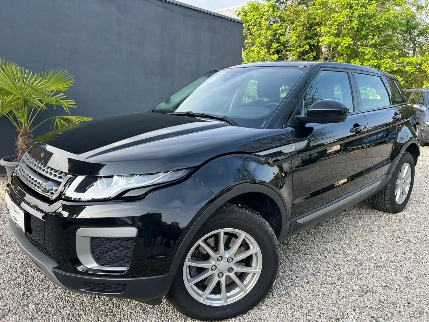 Land Rover Range Rover Evoque 2.0 TD4 Pure Schwarz - 1