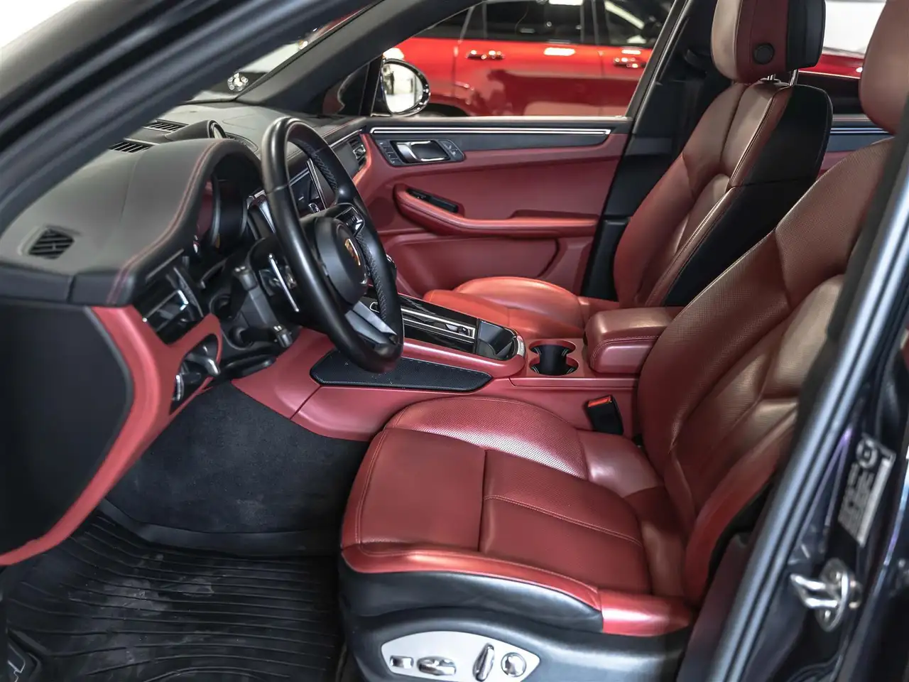 Porsche Macan снимка Porsche Macan