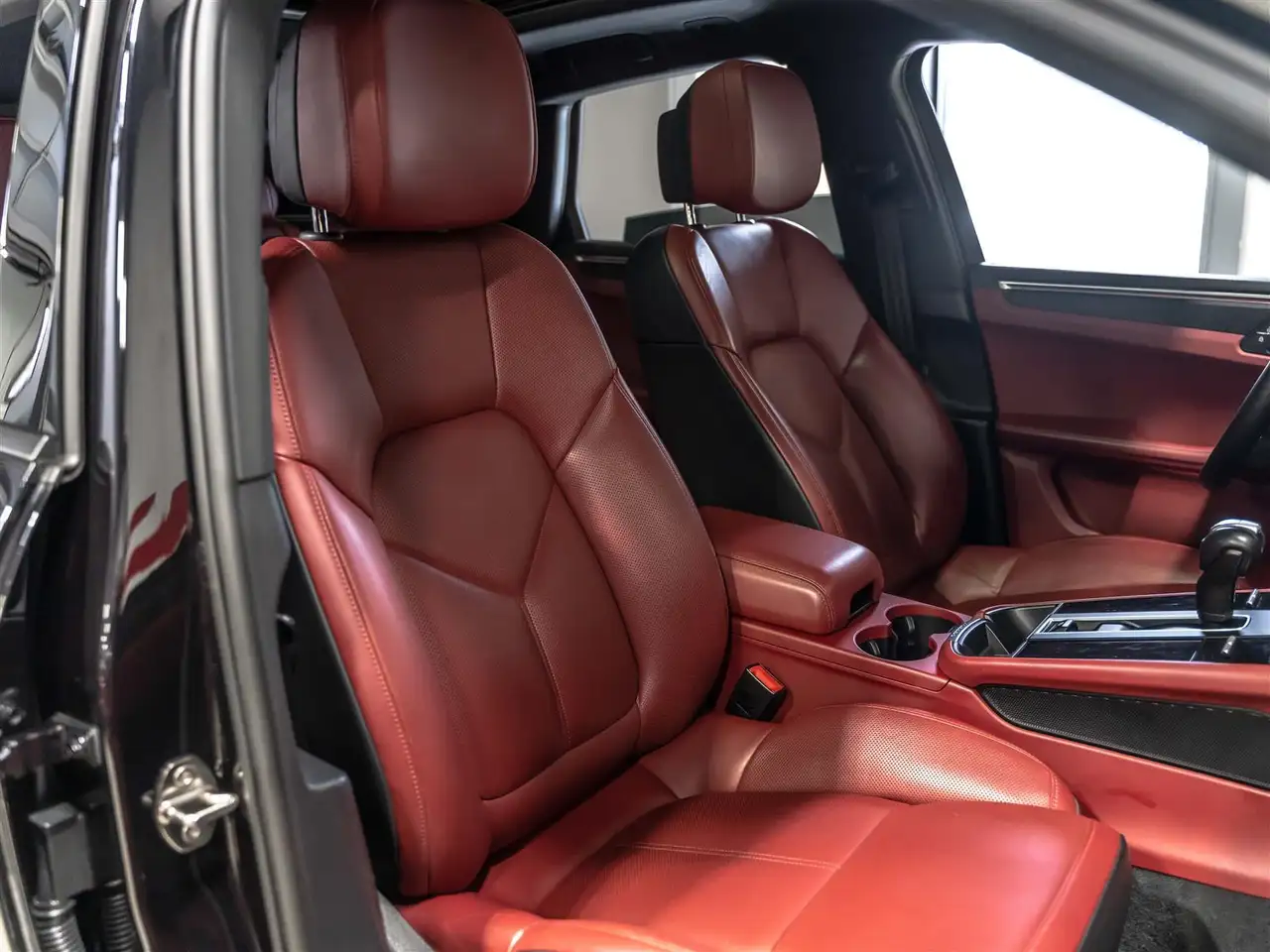 Porsche Macan снимка Porsche Macan