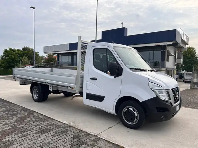 Nissan NV400 Cassone aperto