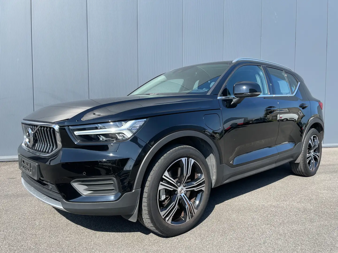 Volvo XC40 T4 Inscription 360° CC HDC HSA LKA RSI 19" Fekete - 1